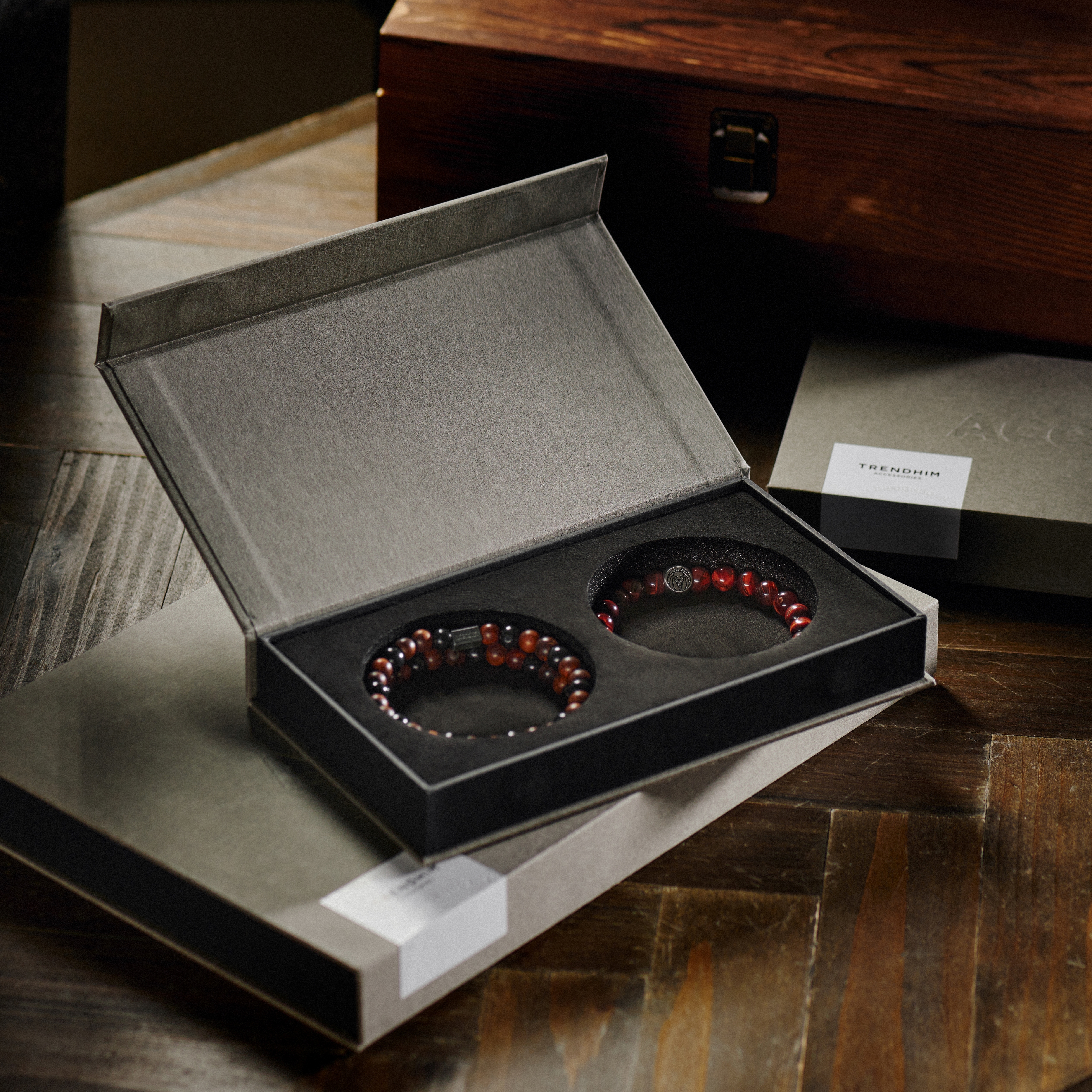 Caja de regalo de pulseras para hombre de primera calidad | Ojo de tigre rojo y madera - 5