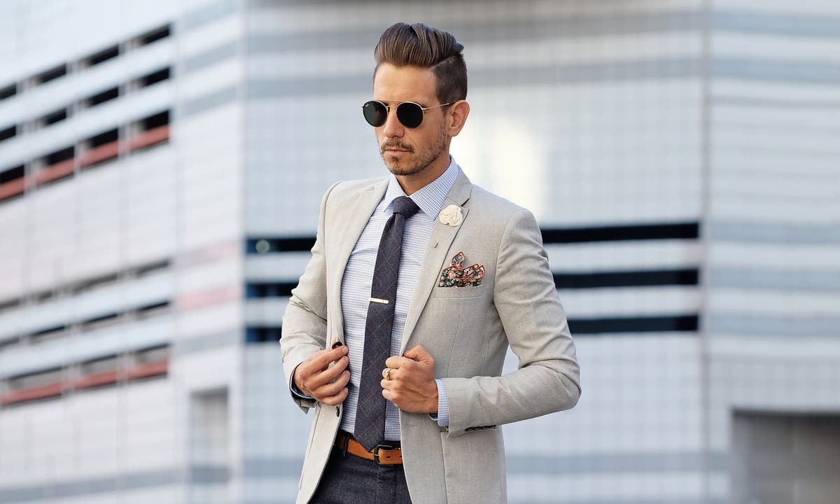 A Few Rules For Wearing A T-Shirt With A Blazer