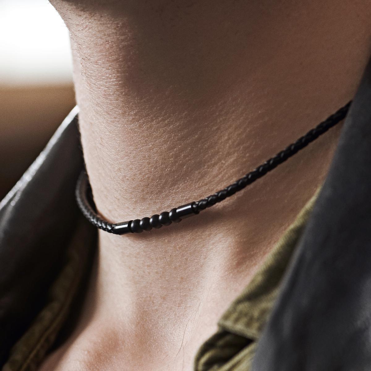 Collana girocollo in pelle nera da uomo - Girocollo con chiusura in acciaio inossidabile - Girocollo minimalista fatto a mano - Girocollo in vera pelle per uomo - Italia Collana girocollo in pelle nera da uomo - Girocollo con chiusura in acciaio inossidabile - Girocollo minimalista fatto a mano - Girocollo in vera pelle per uomo - Italia
