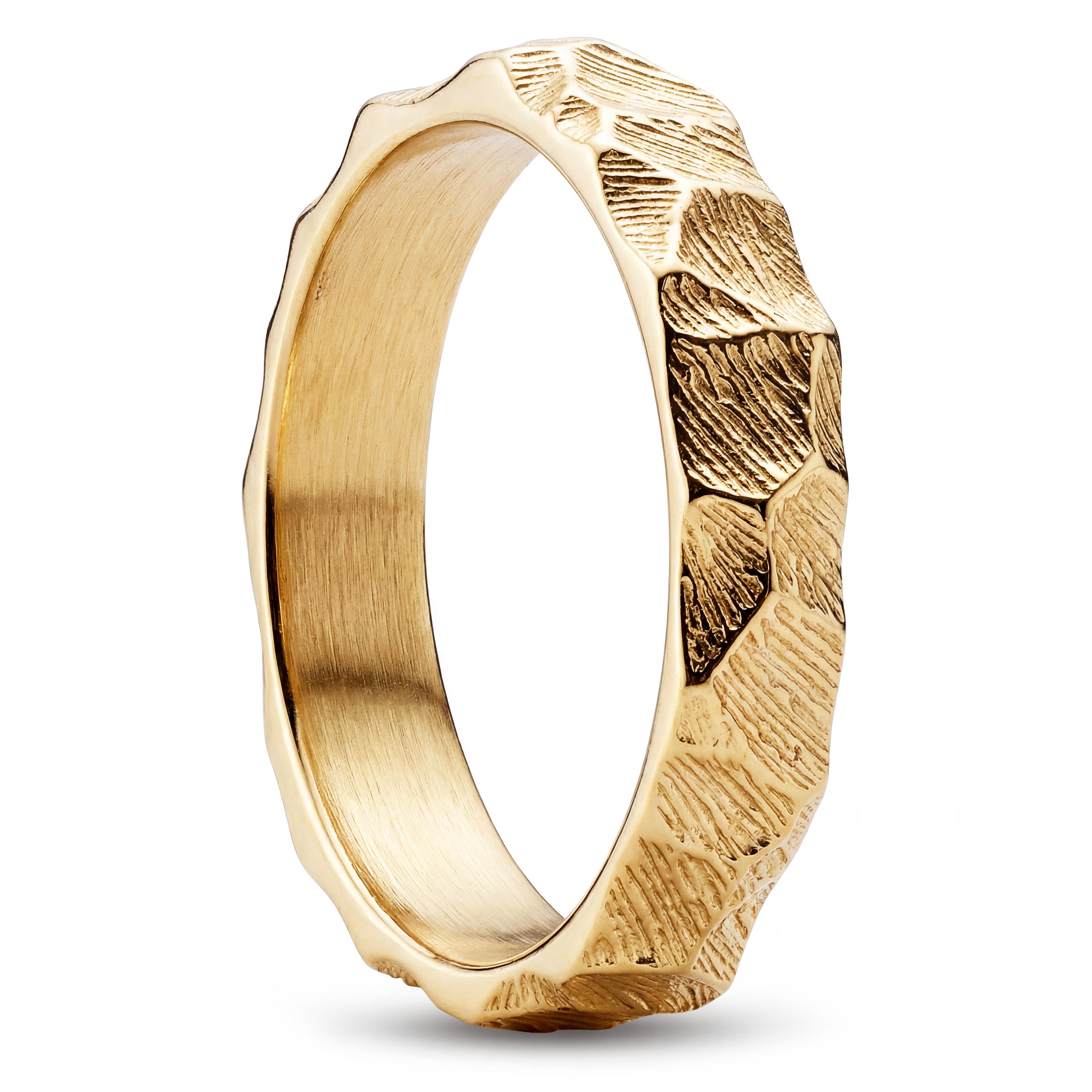 New Classics | 4 mm goldfarbener Edelstahl Ring mit rustikaler Oberfläche New Classics | 4 mm goldfarbener Edelstahl Ring mit rustikaler Oberfläche