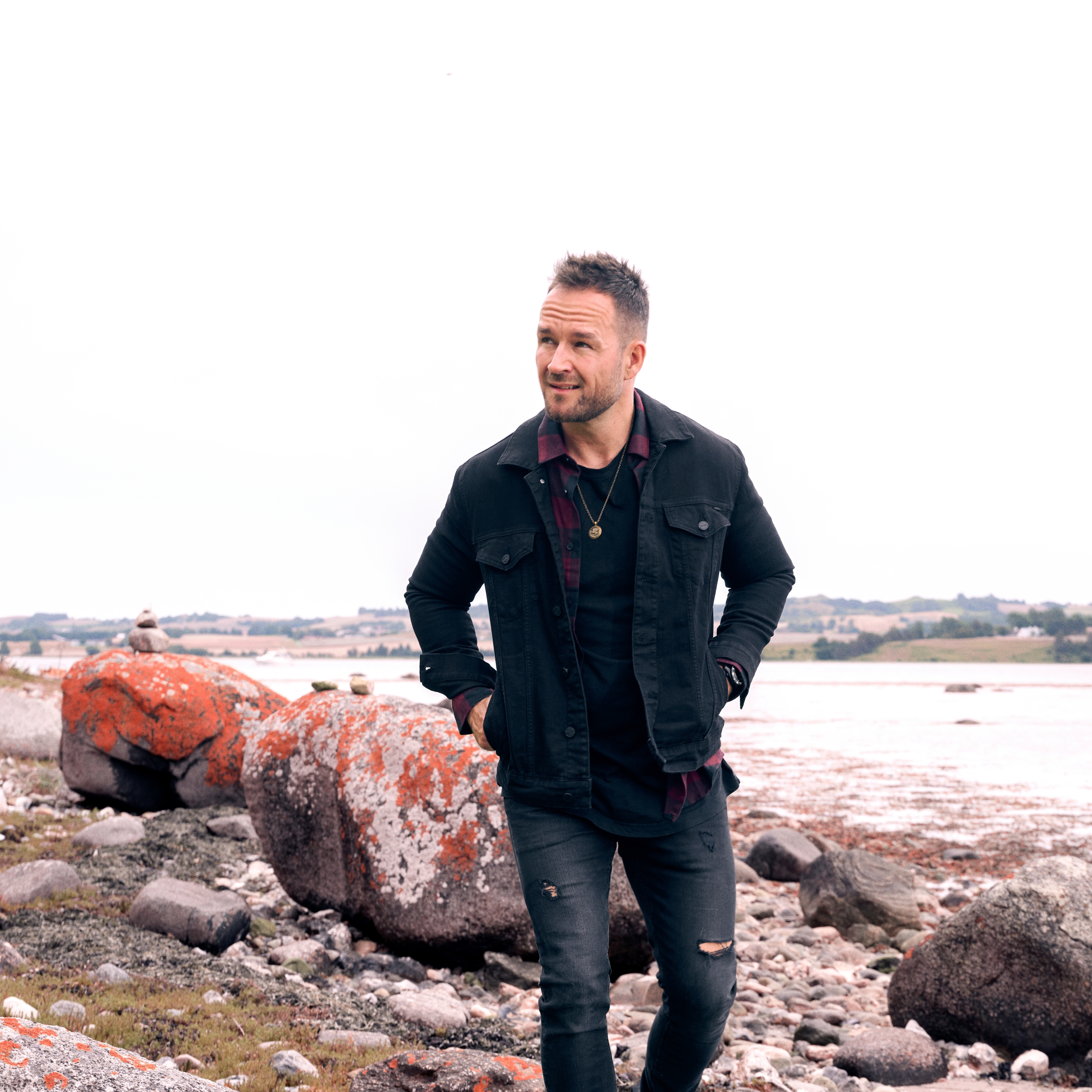 Obelius | Vintage kullanvärinen Griffin Tondo- kaulakoru - 4