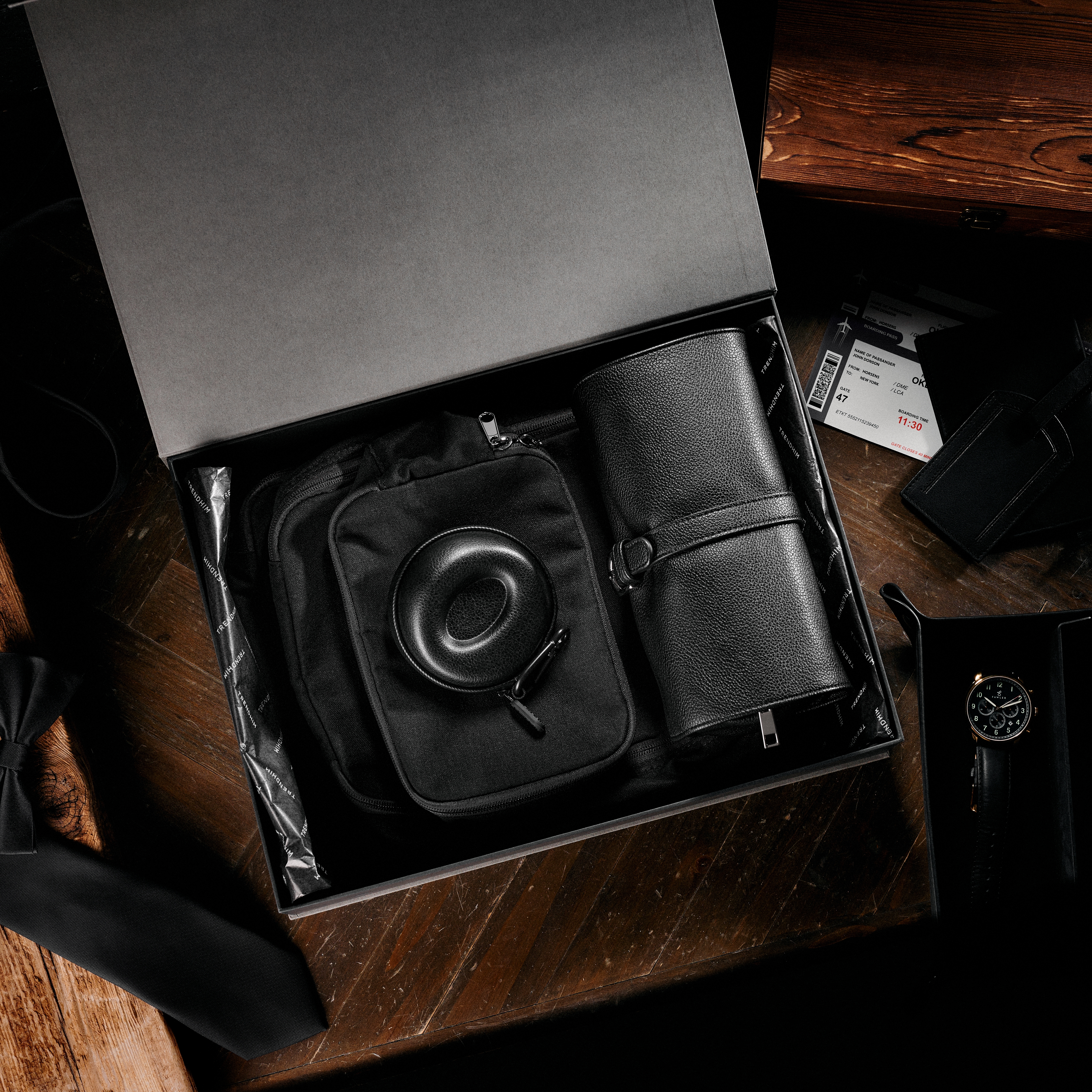 Deluxe Presentpaket med Resenödvändigheter | Svart Läder & Canvas - 6