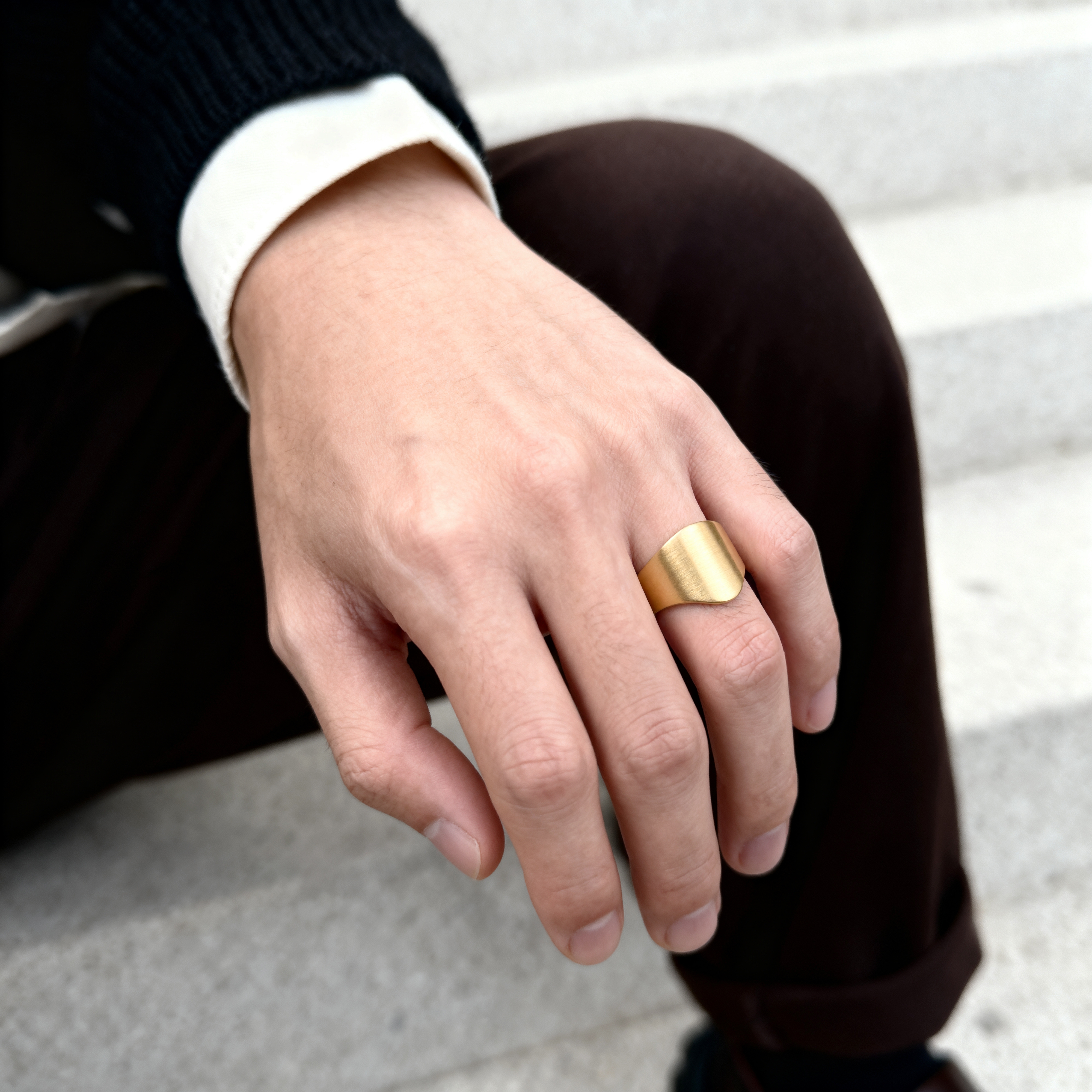 Organic | Anillo Crest de acero inoxidable chapado en oro de 14K - 3