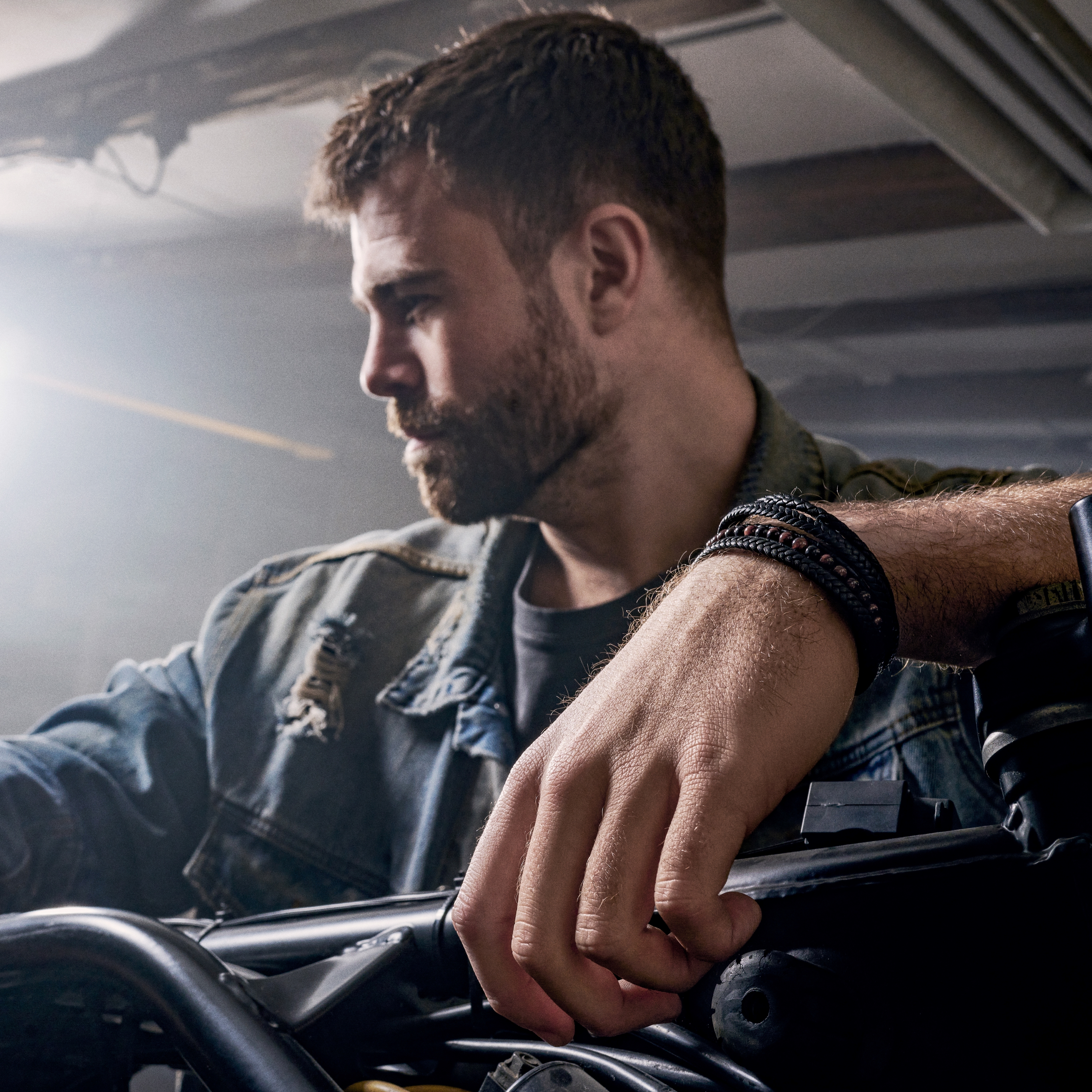 Kožený náramek Naxos s korálky z červeného tygřího oka - 4