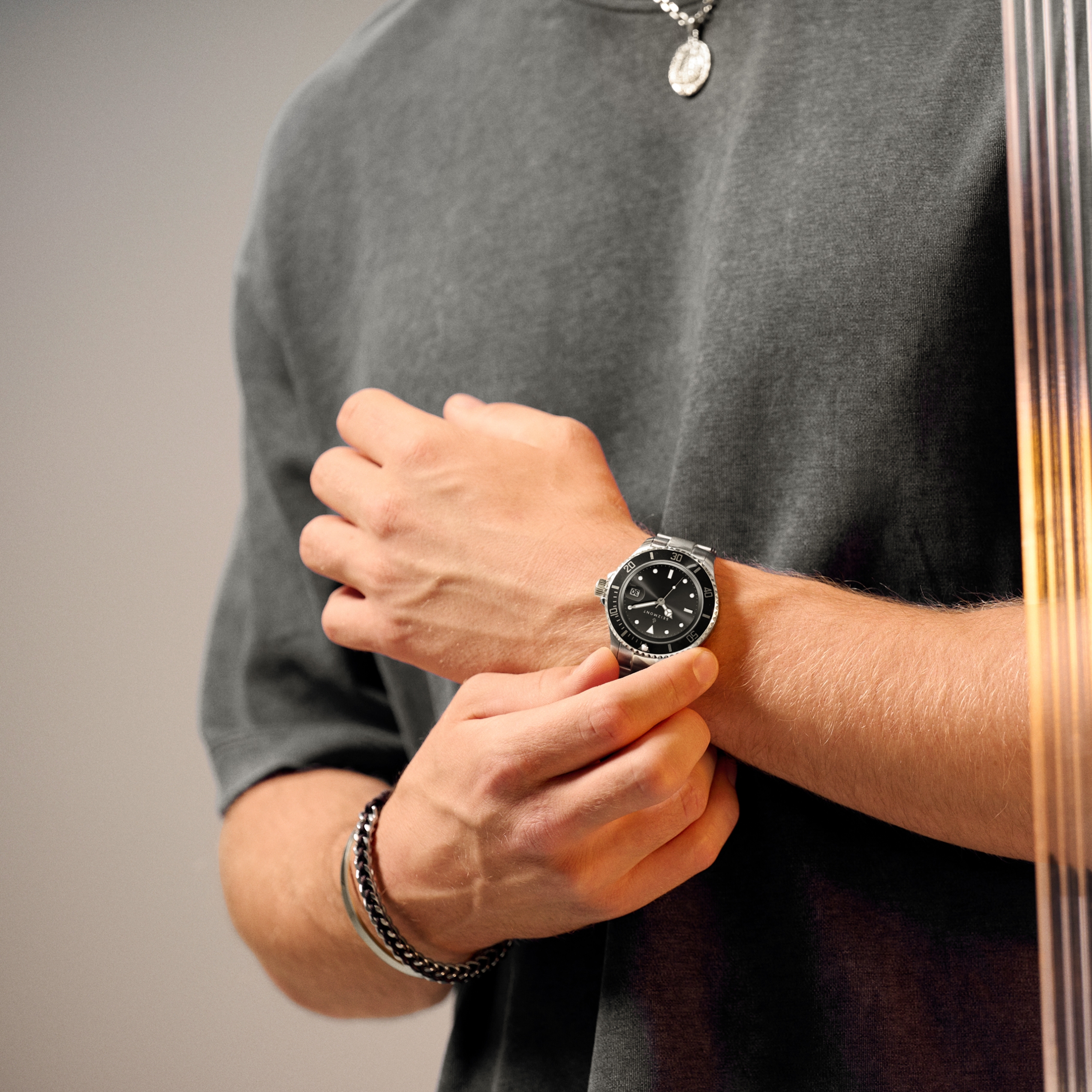 Tide II | Hopeanvärinen Teräksinen Kvartsi Sukelluskello Mustalla Kellotaululla & Syklopsilla - 2