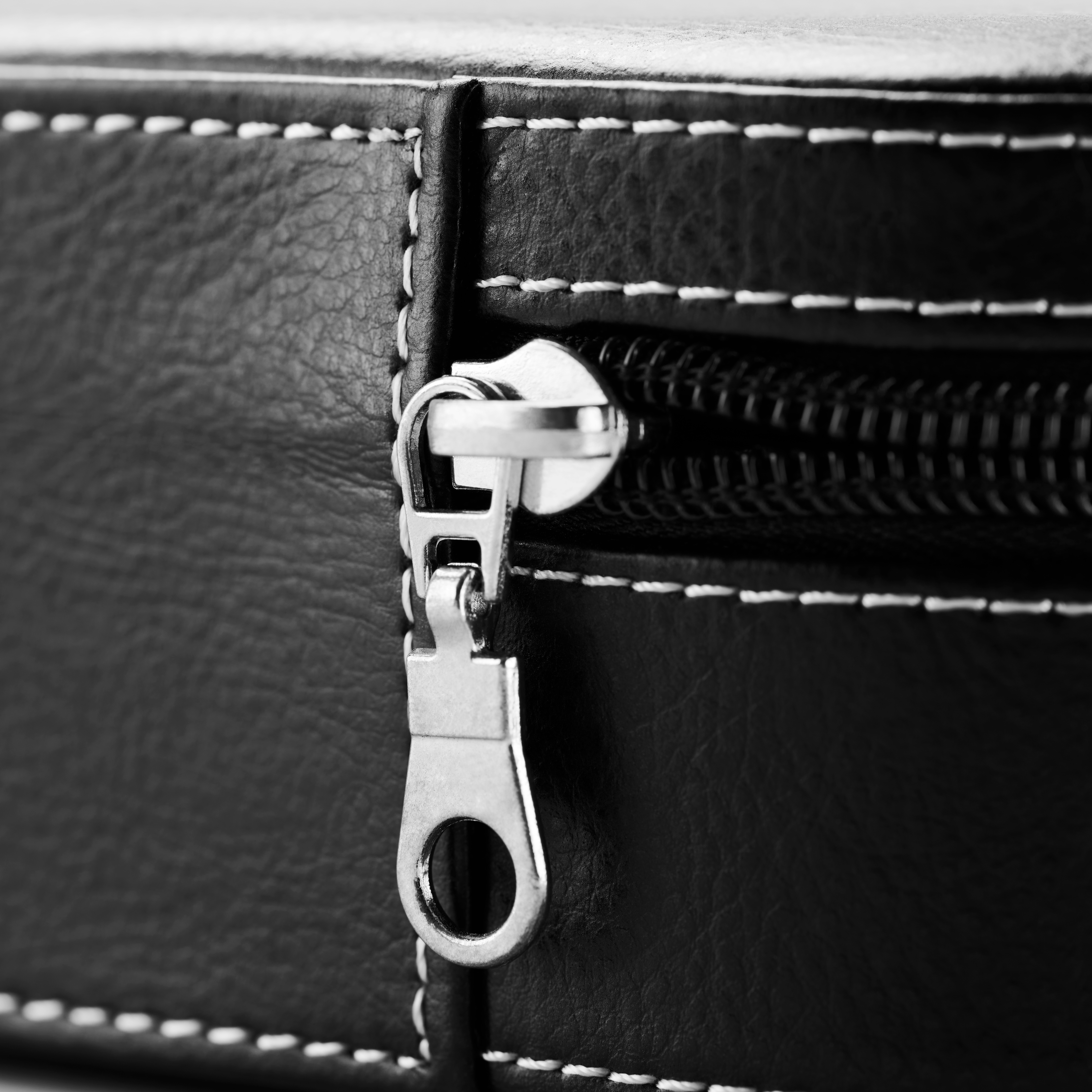 Custodia per occhiali in ecopelle nera – 3 paia - 4