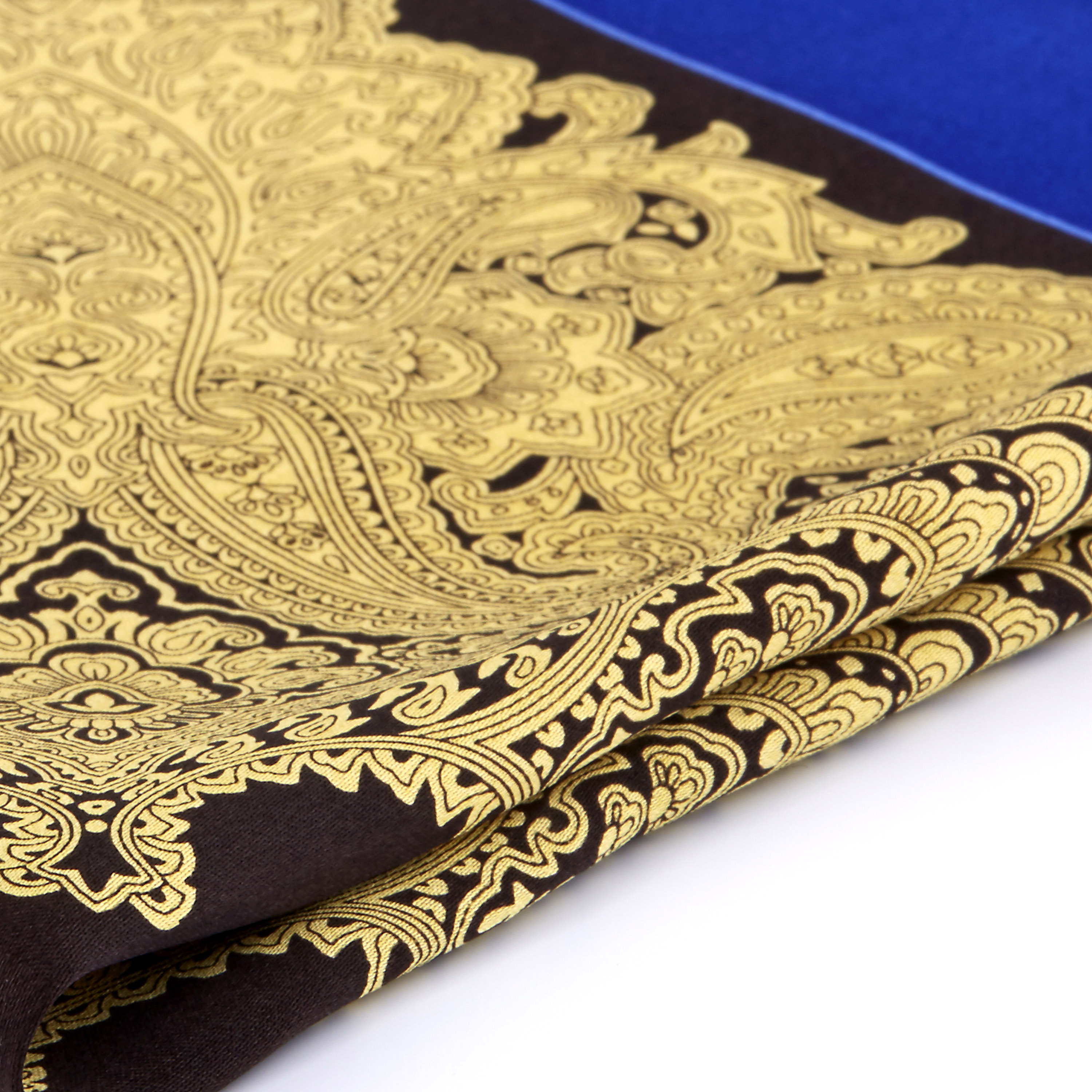 Kuninglik siidist taskurätik - 2