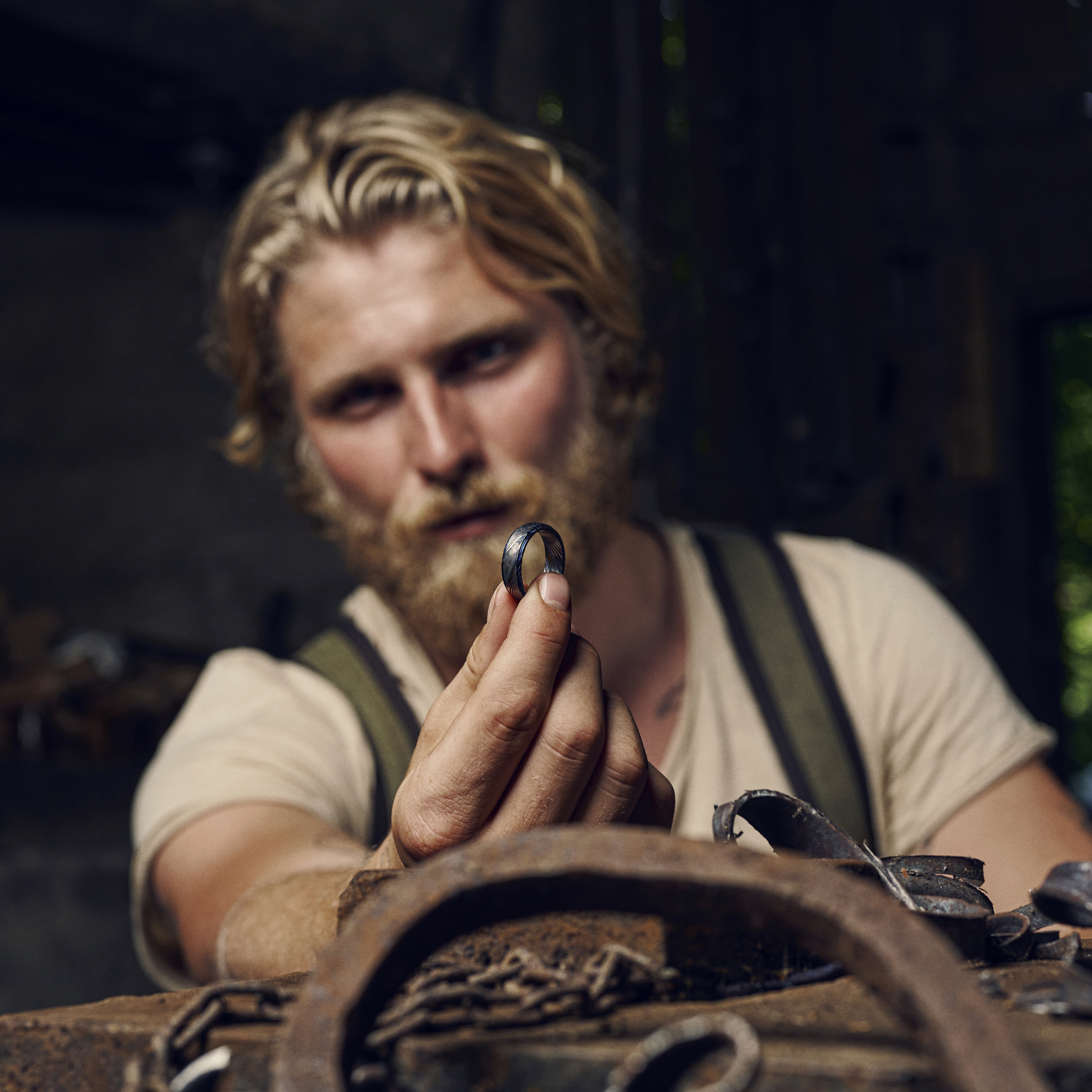 Fortis | 7 mm Blue-Edged Gunmetal Grey and Silver-Tone Damascus Steel Step Ring - 5