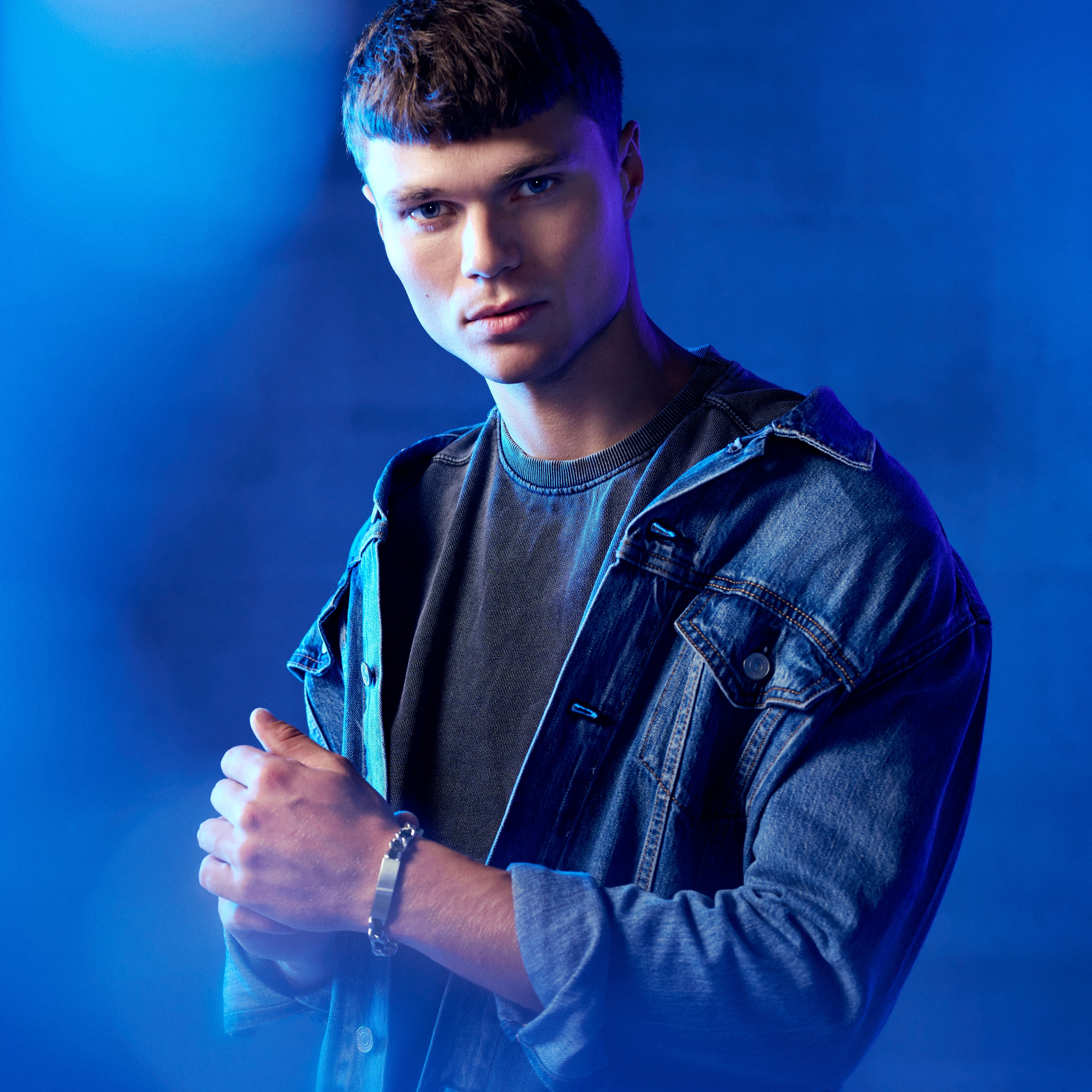 Nomen | Silberfarbene Kette und ID-Armband aus Leder - 3