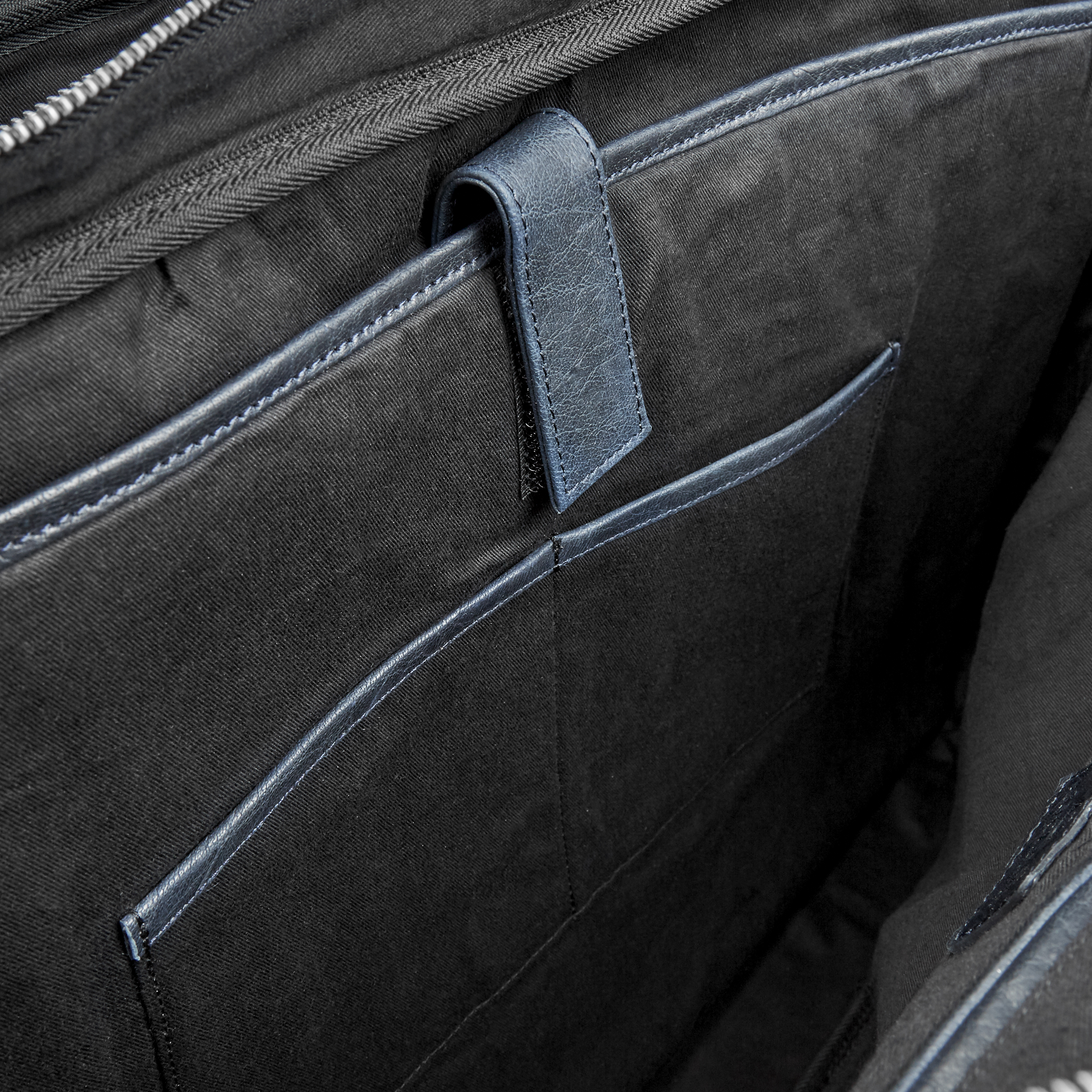 Sac Montreal XL en cuir bleu marine pour ordinateur portable  - 14