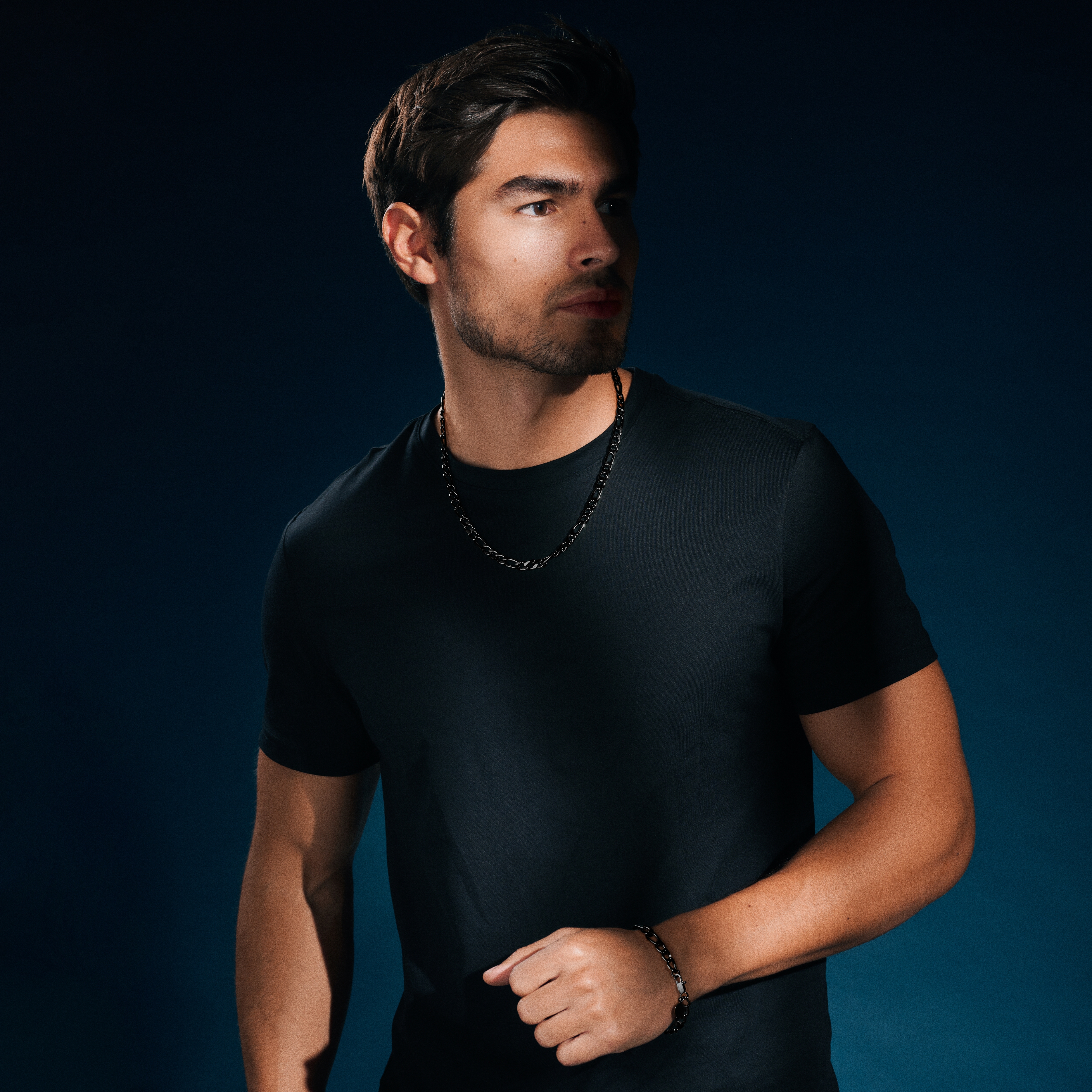 Essentials | Черно колие от верижка фигаро 8 мм - 2