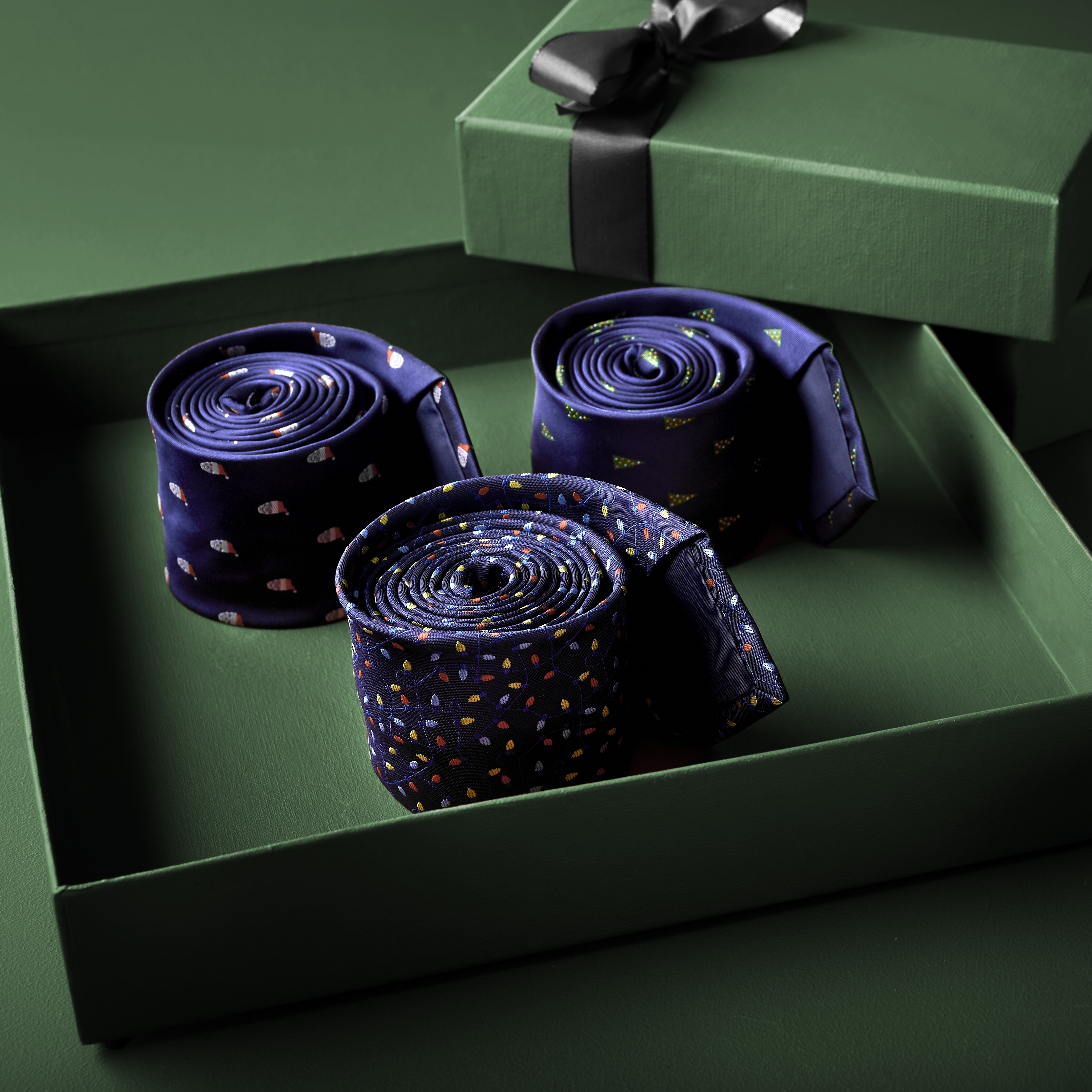 Tummansininen jouluvalo-solmio - 4