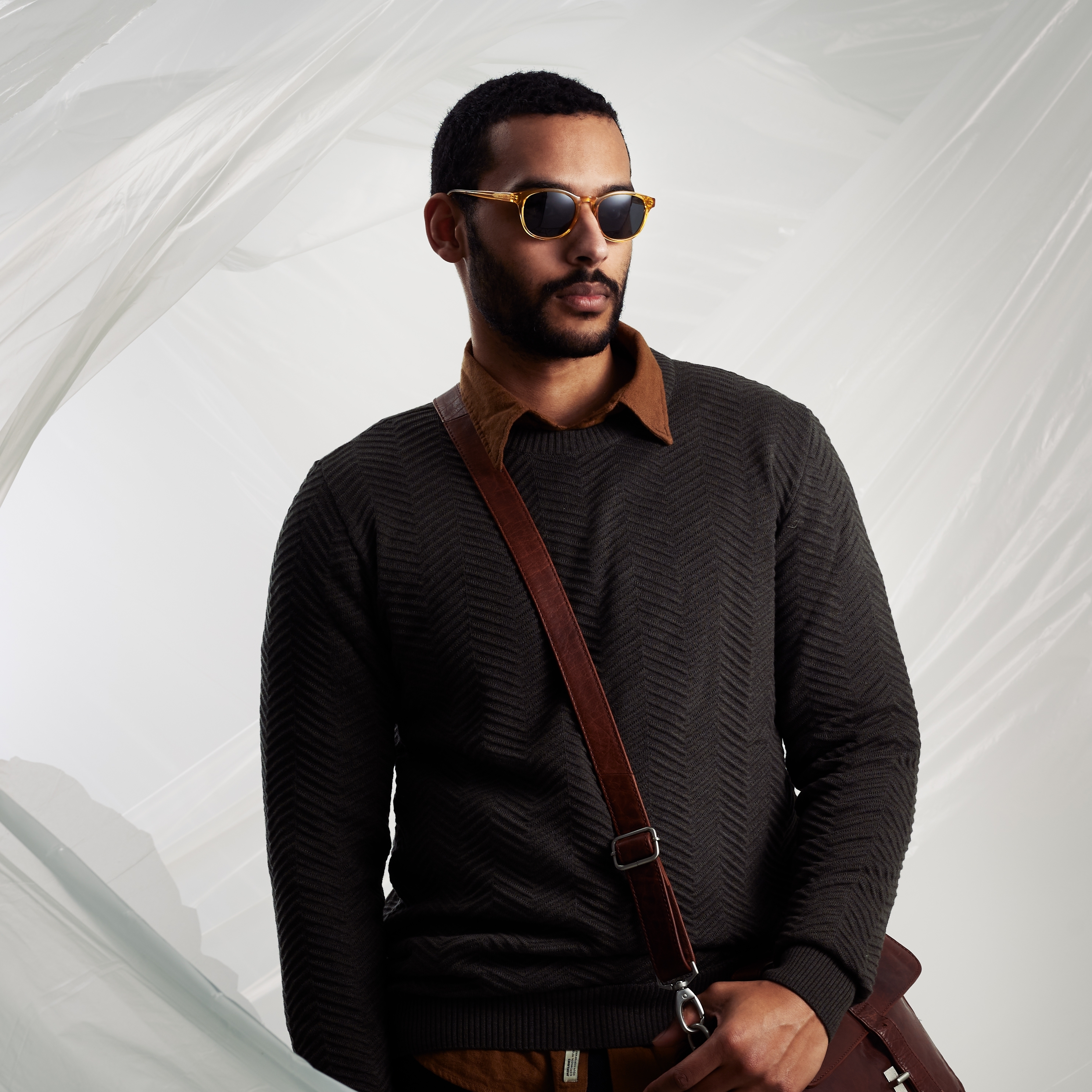 Klasične polarizirane sunčane naočale u žutoj boji s dimnim efektom - 4