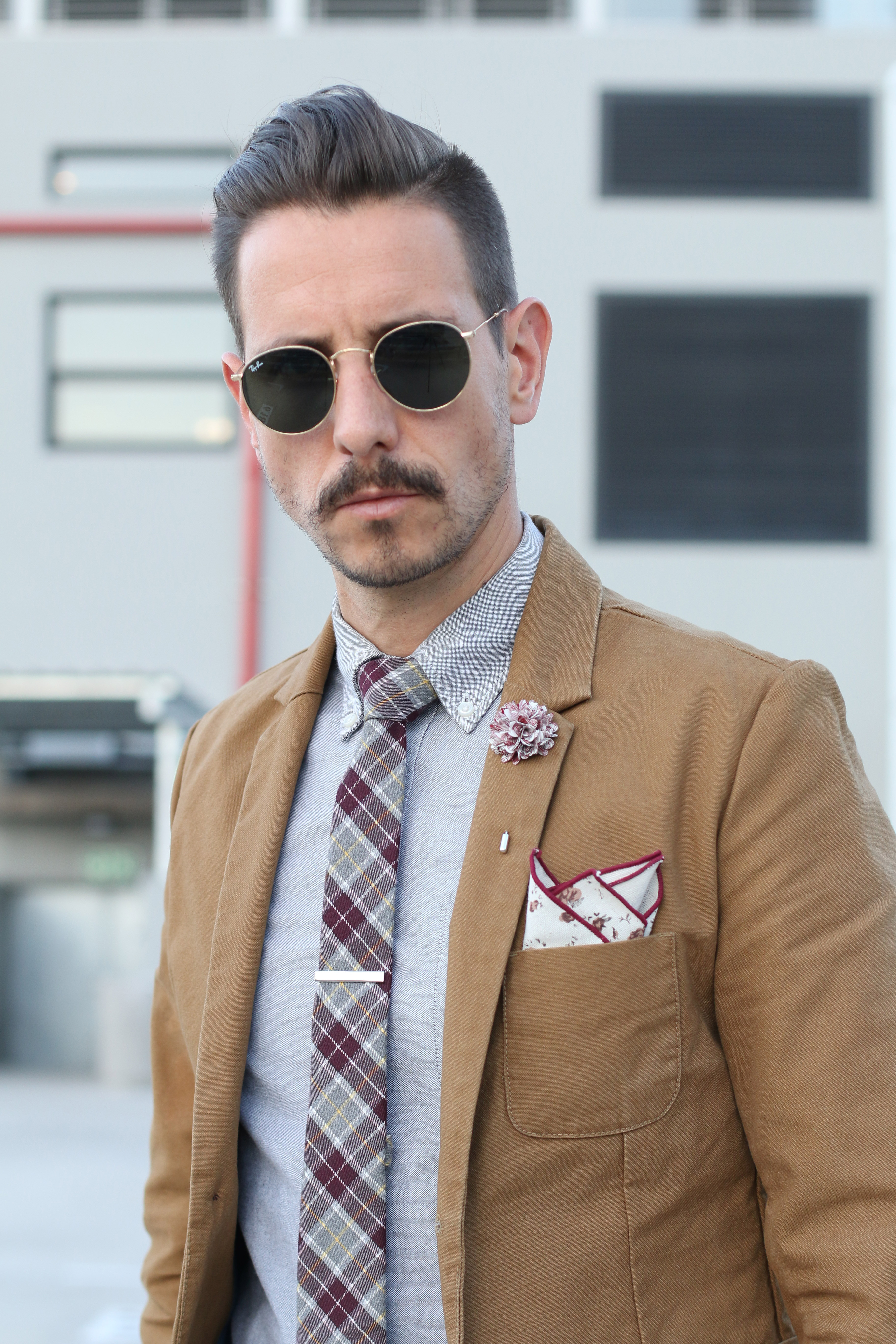 Red / White Dahlia Lapel Pin - 4