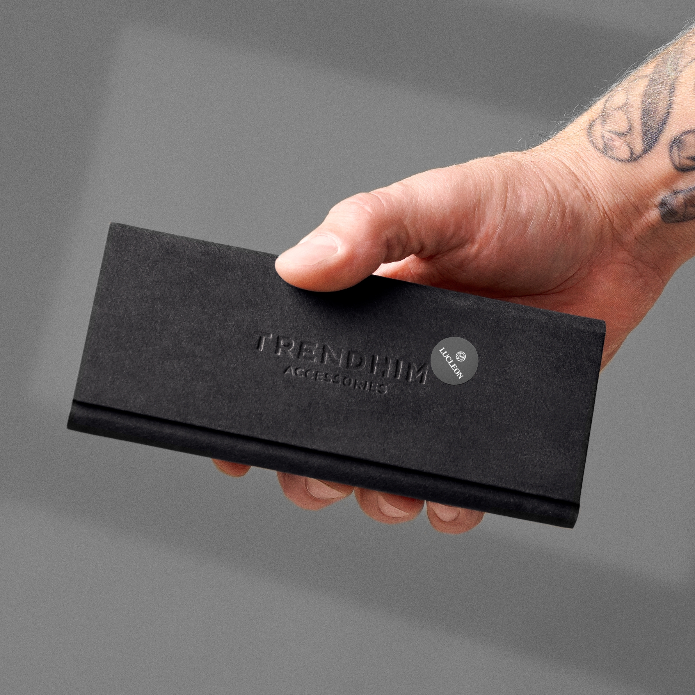 Черни поляризирани слънчеви очила с дебели геометрични рамки - 6