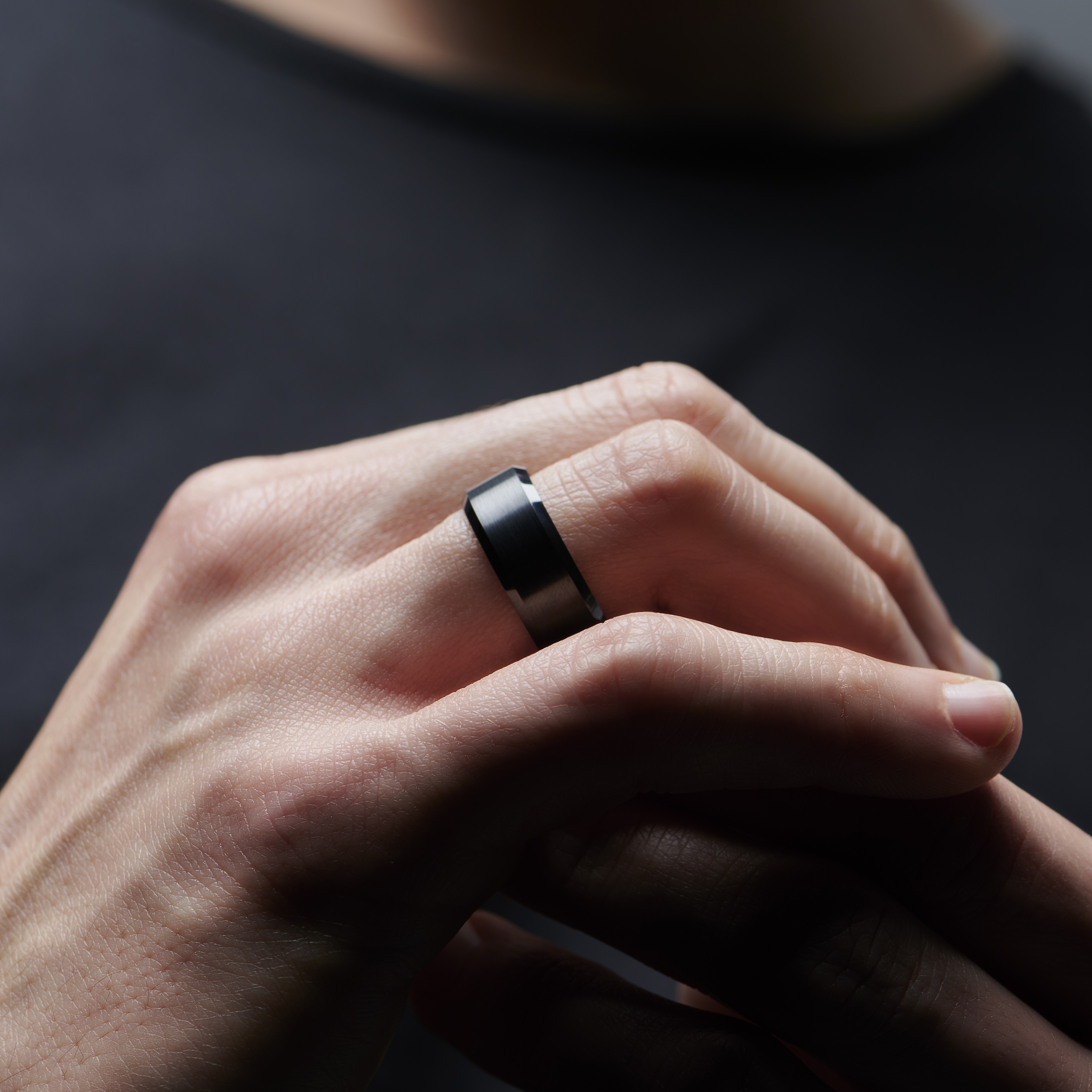 Black Design Ceramic Ring - 4