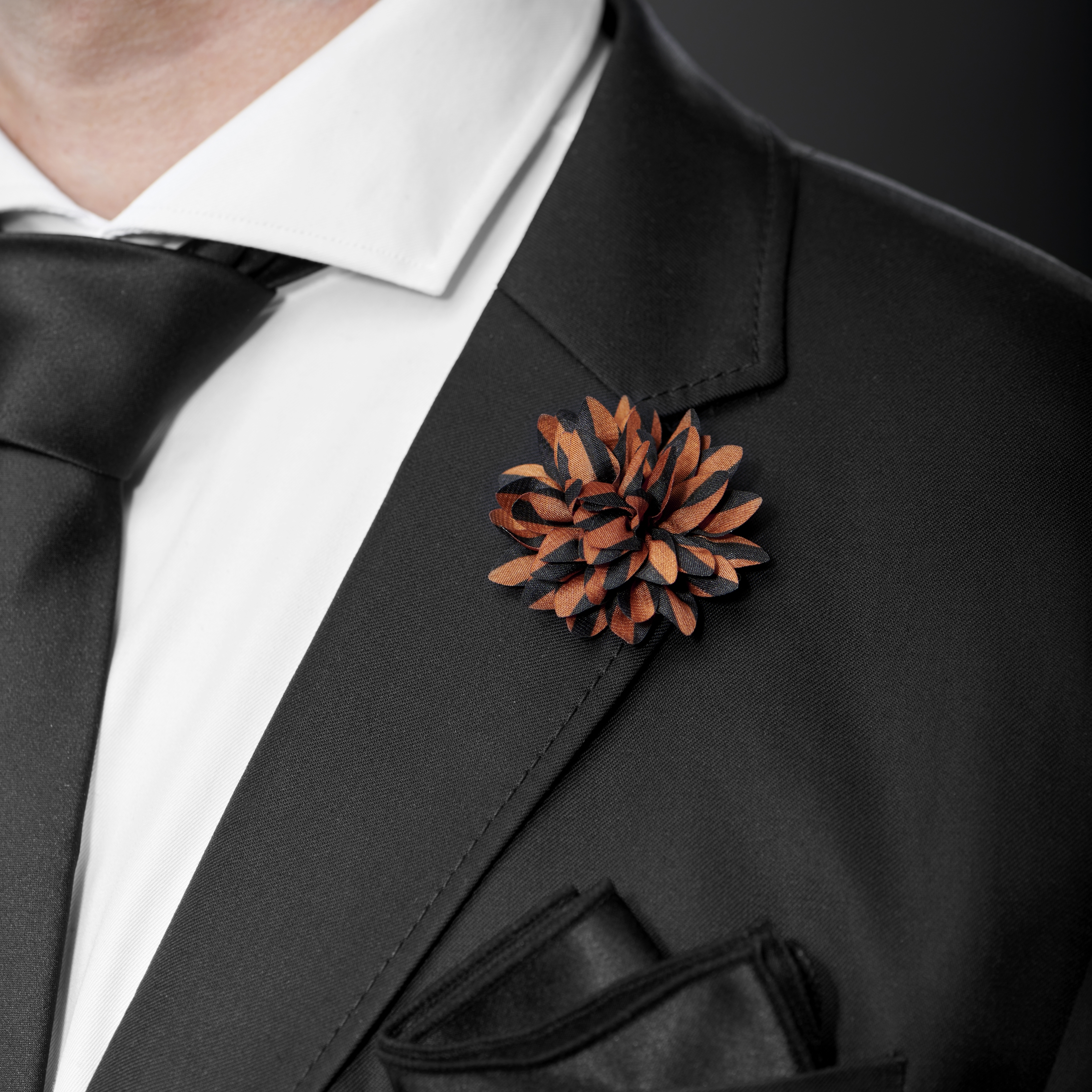 Kavajnål med Randig Blomma - 4