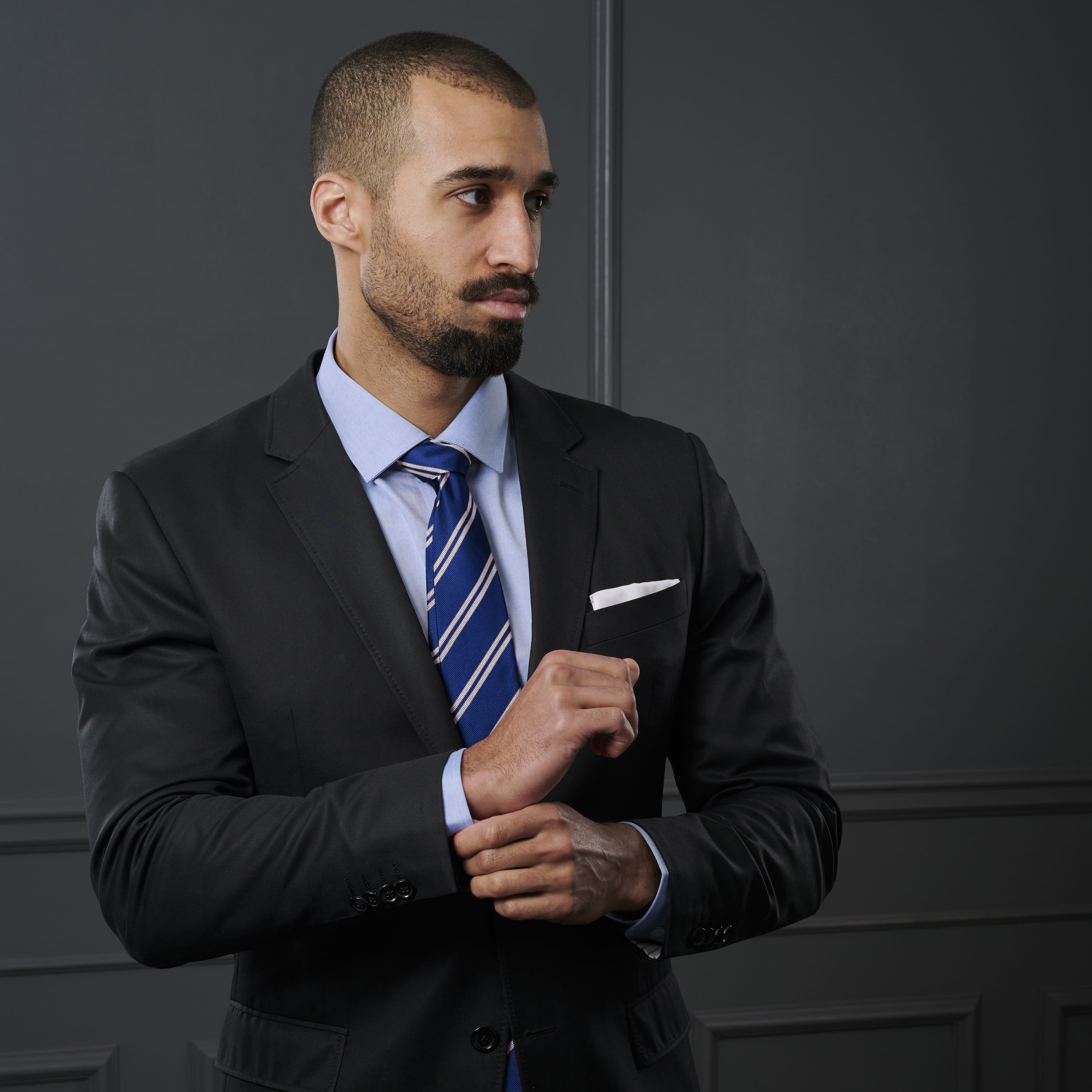 Sølvfarvet Dobbelt Stribet Marineblåt 8 cm Slips - 4