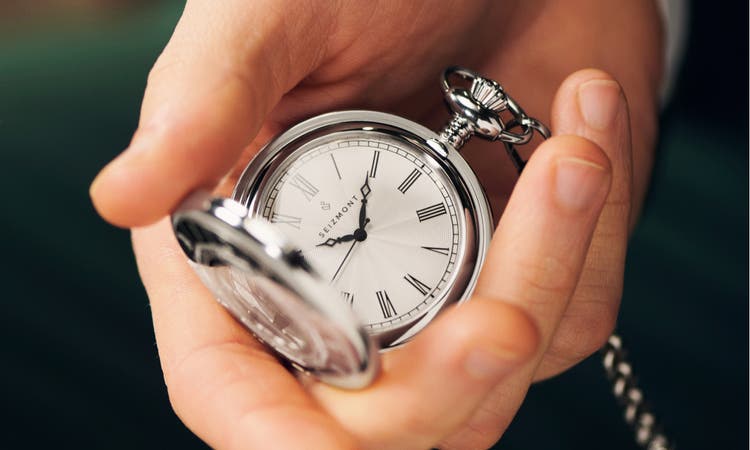 Movimento al quarzo giapponese affidabile e preciso o orologio meccanico a carica automatica? Consulta la nostra ultima collezione di orologi da tasca qui.