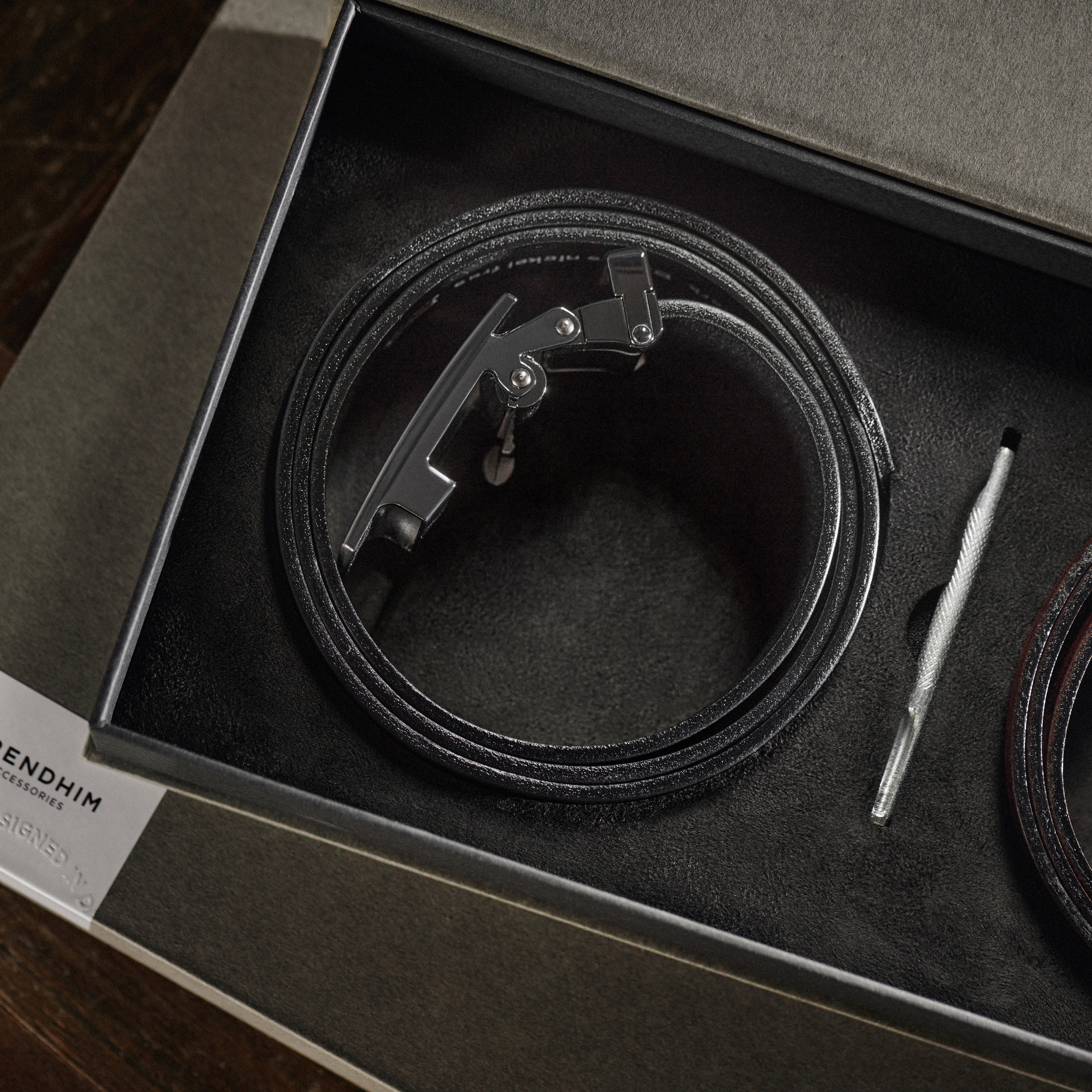 Auto-Lock Belt Gift Box - 6