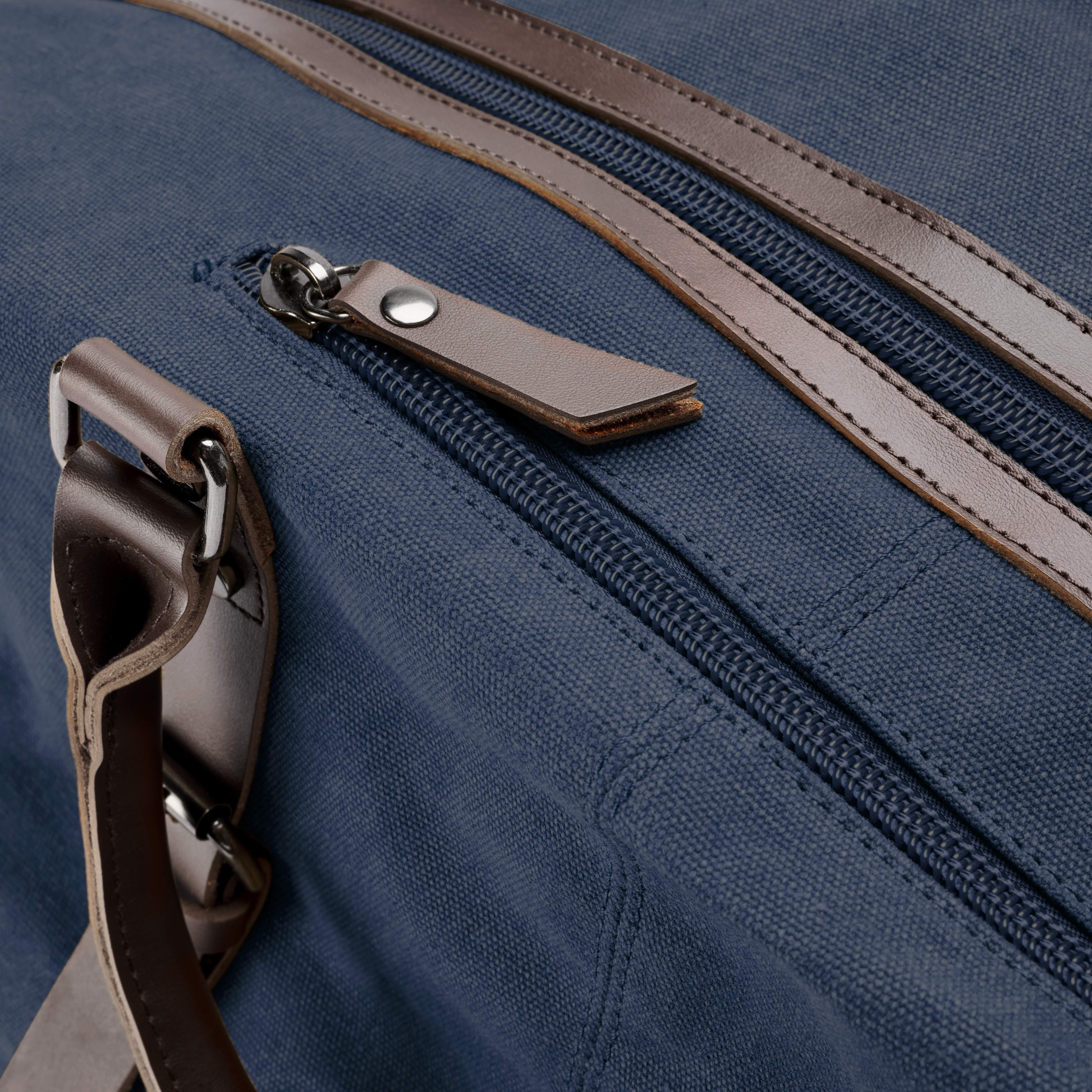 Džinsa zila auduma un brūnas ādas sporta soma - 5