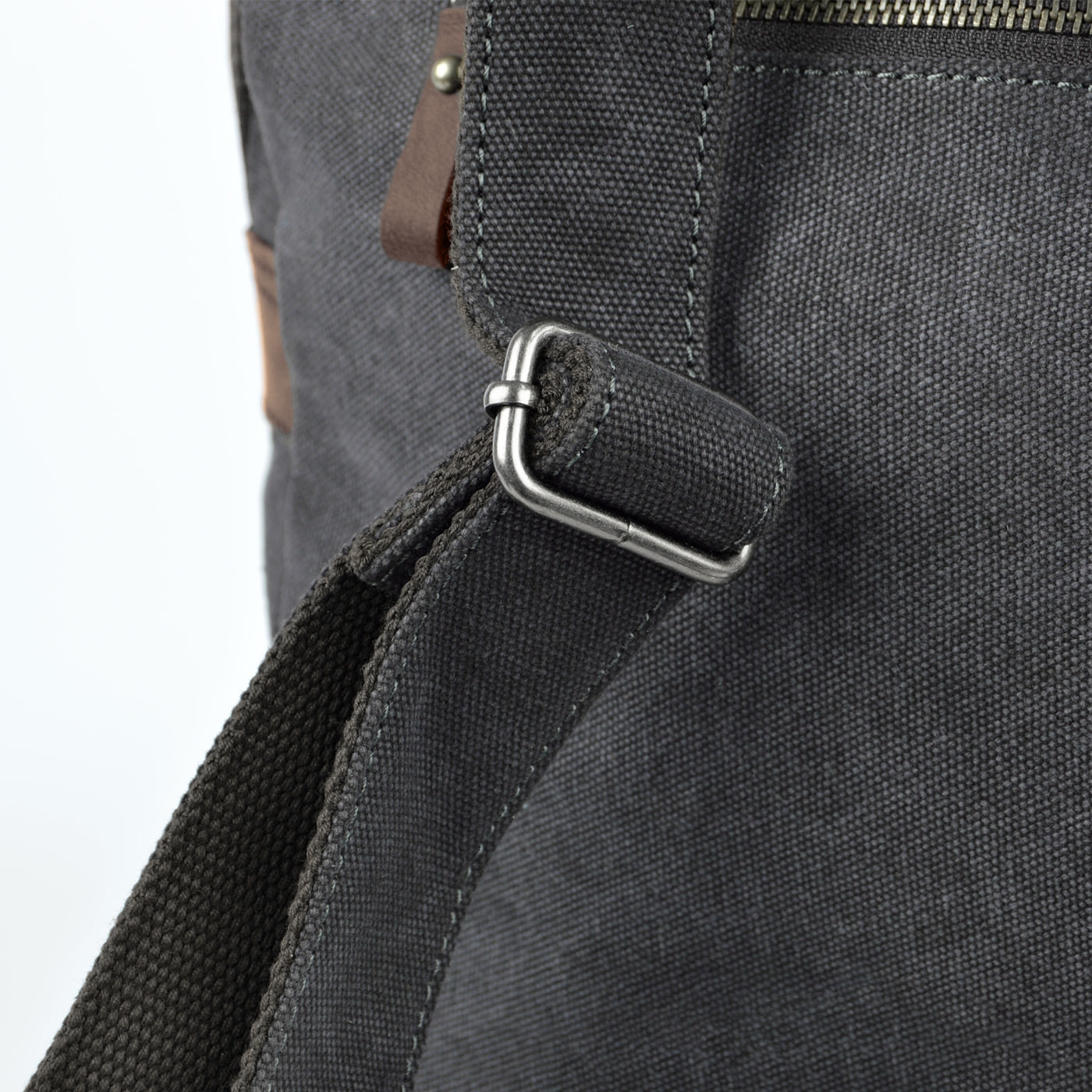 Retro-Rucksack aus grauem Canvas und dunklem Leder - 12