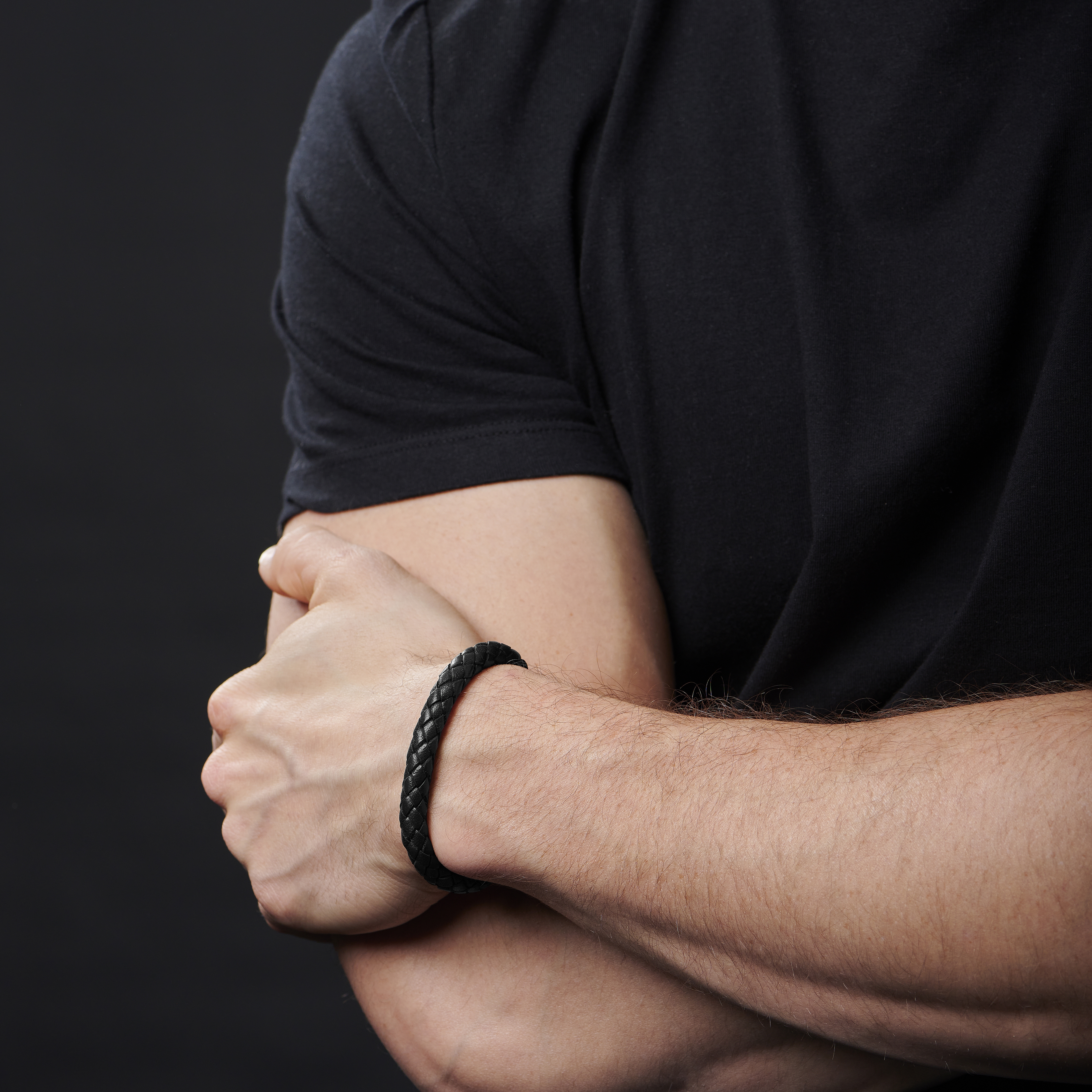 Solid Masculine Boloflettet Leather Bracelet - 4