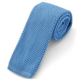 Corbata de punto azul aciano