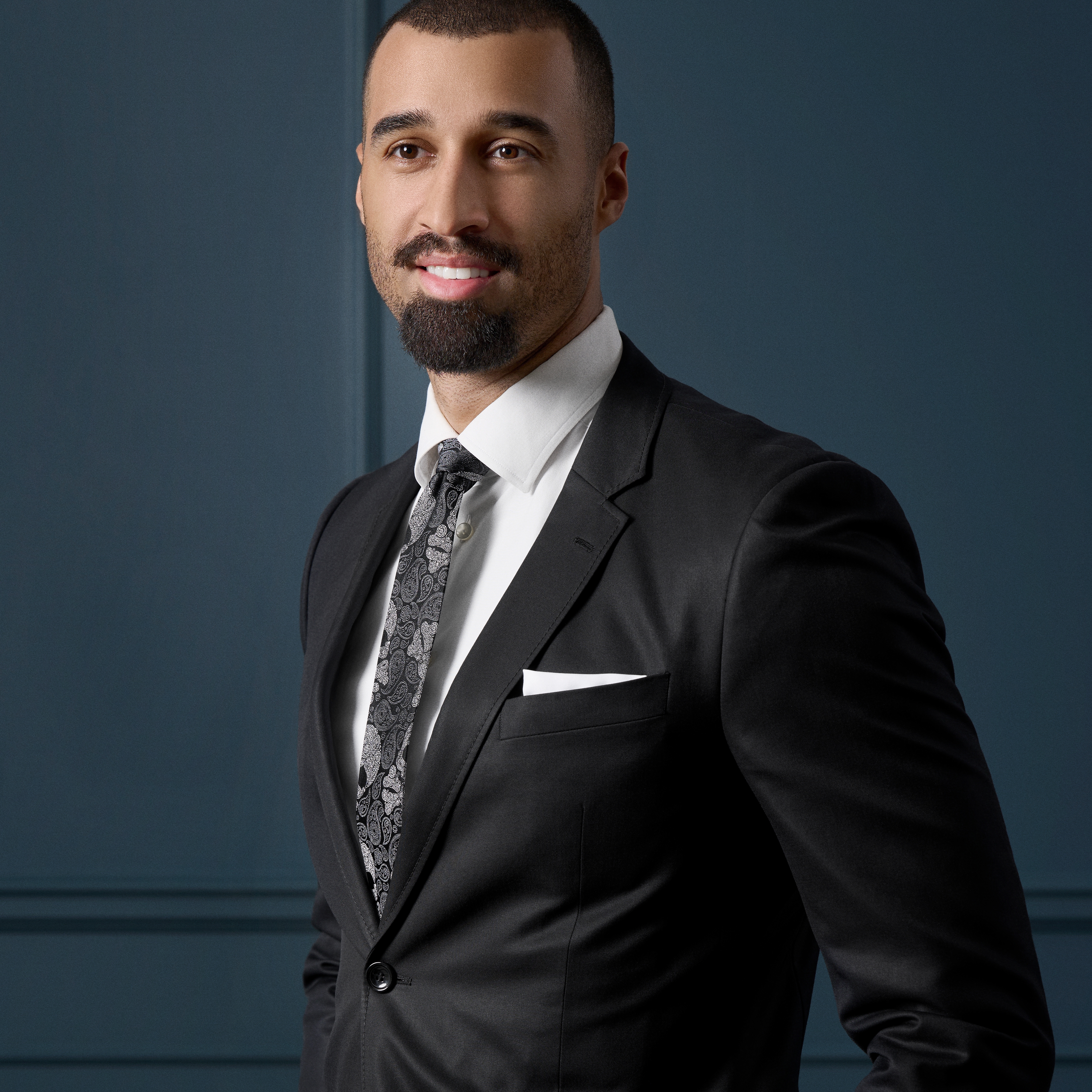 Fekete és szürke koponyás paisley mintás selyem nyakkendő | 6 cm - 4