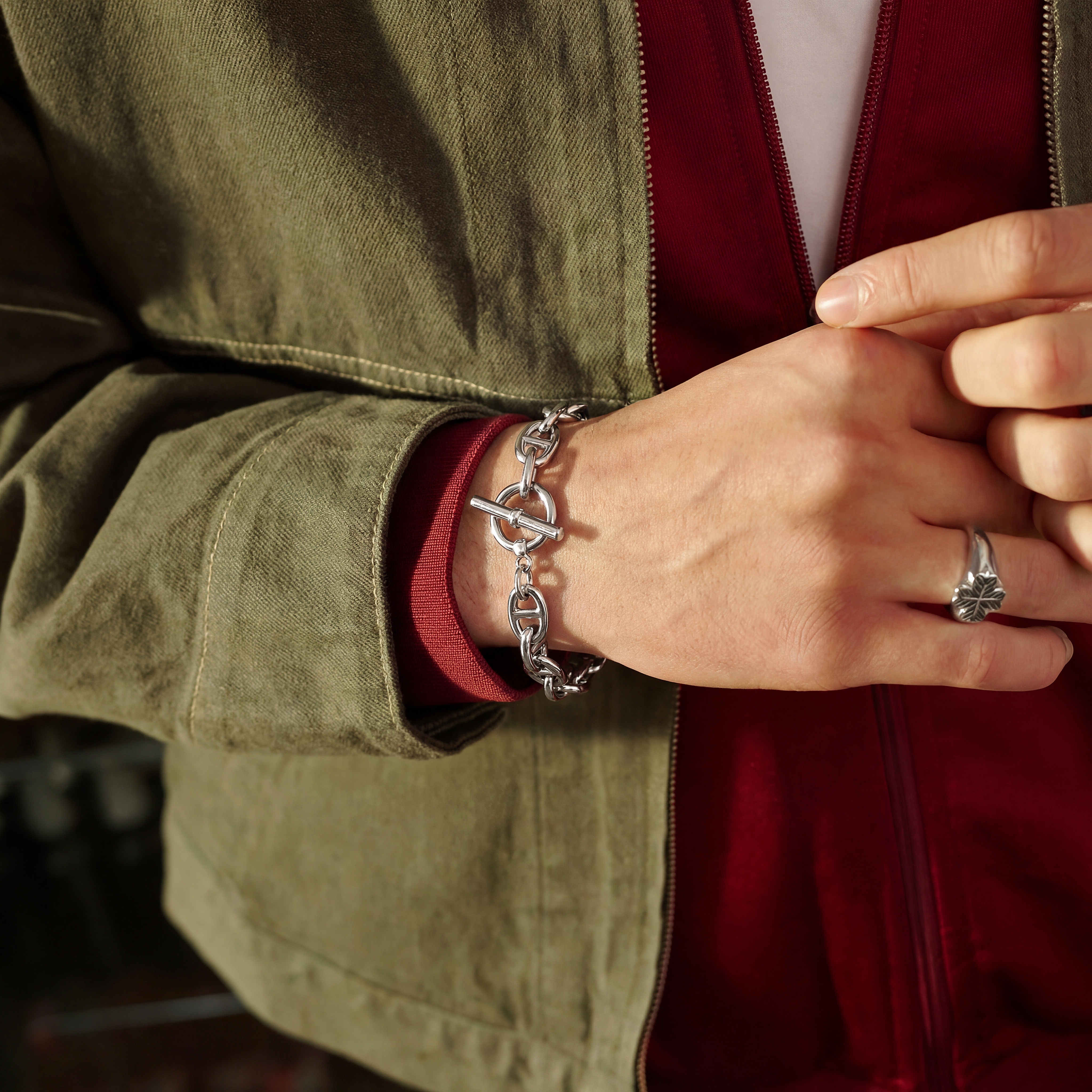 New Classics | Pulsera de eslabones tipo calabrote de acero inoxidable en tono plateado con cierre de timón - 3