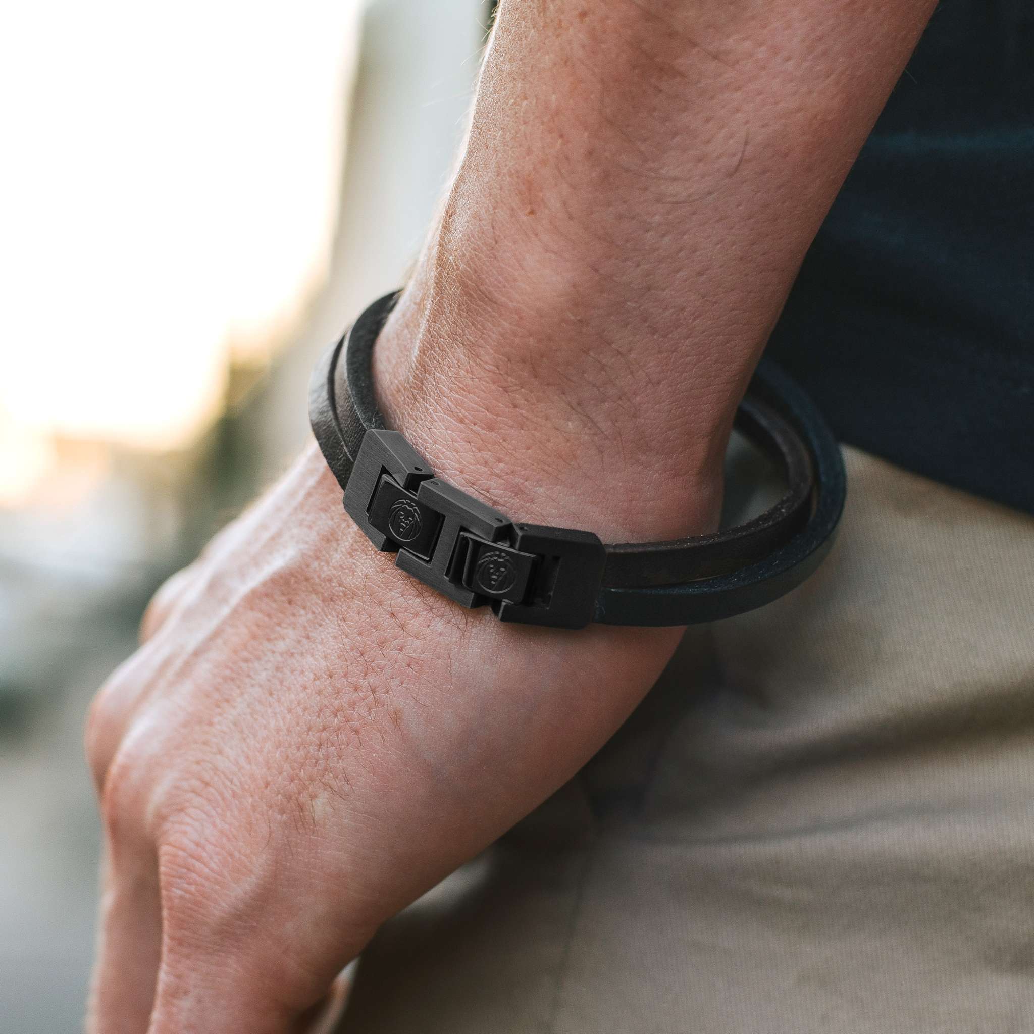 Zwarte & Donkerkleurige Roy Enkele Wikkelarmband | Op voorraad | Lucleon