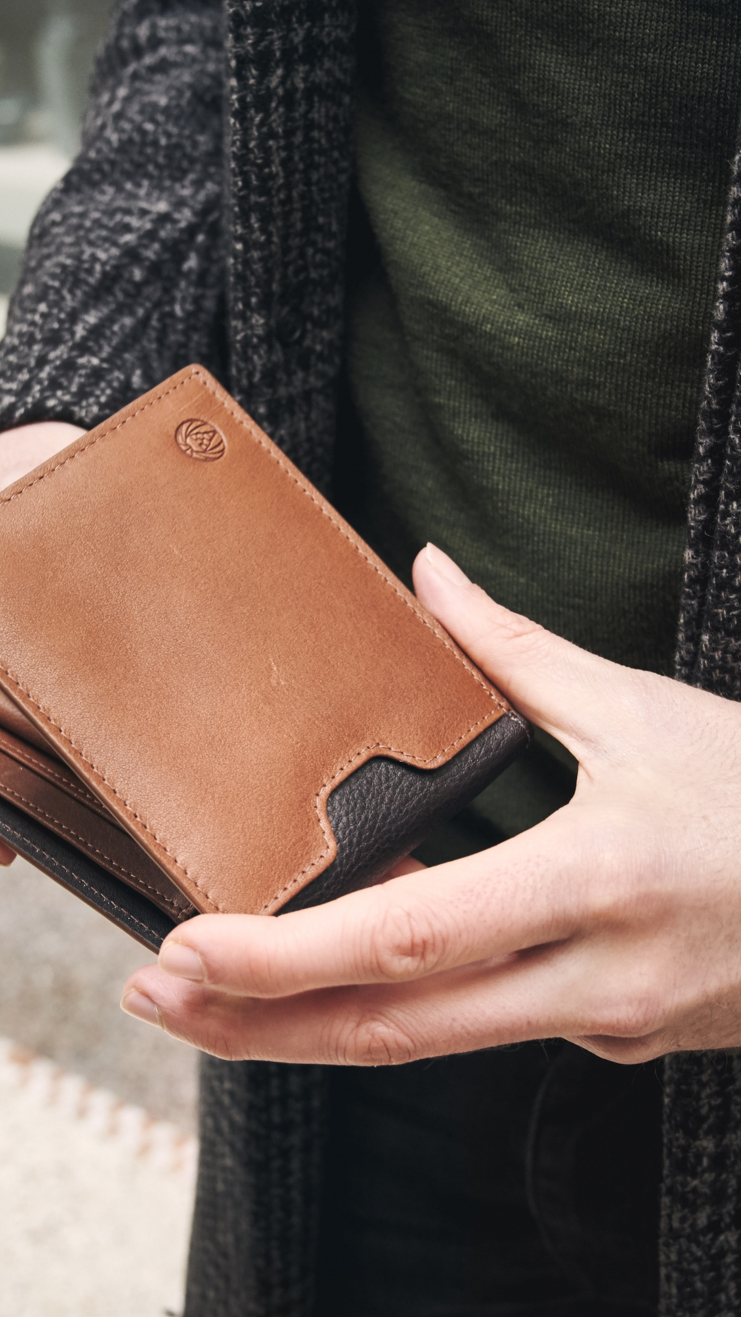 Lincoln | Tan Leather RFID-Blocking Wallet | In stock! | Lucleon