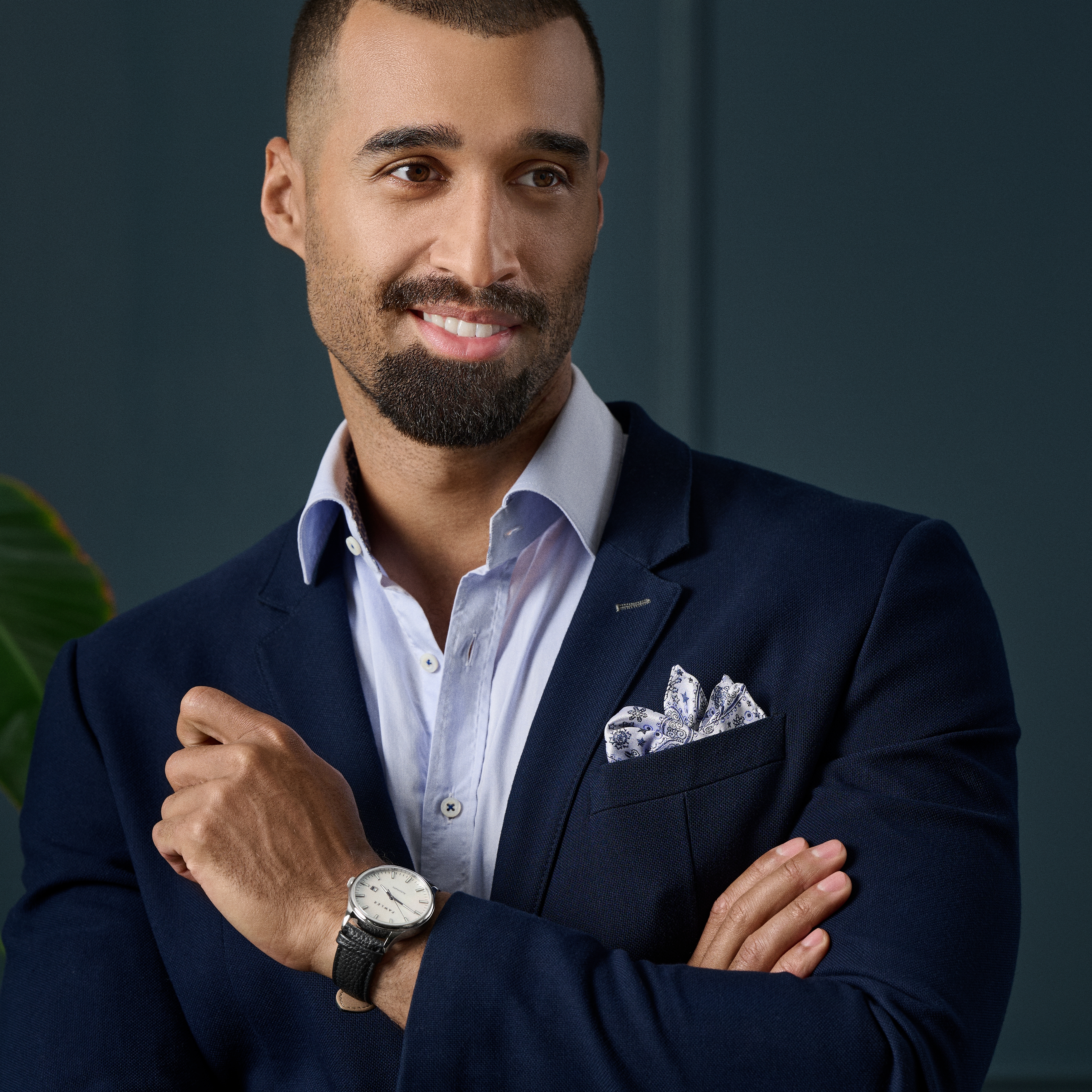 Копринена джобна кърпичка с бели и сини пейсли мотиви - 4