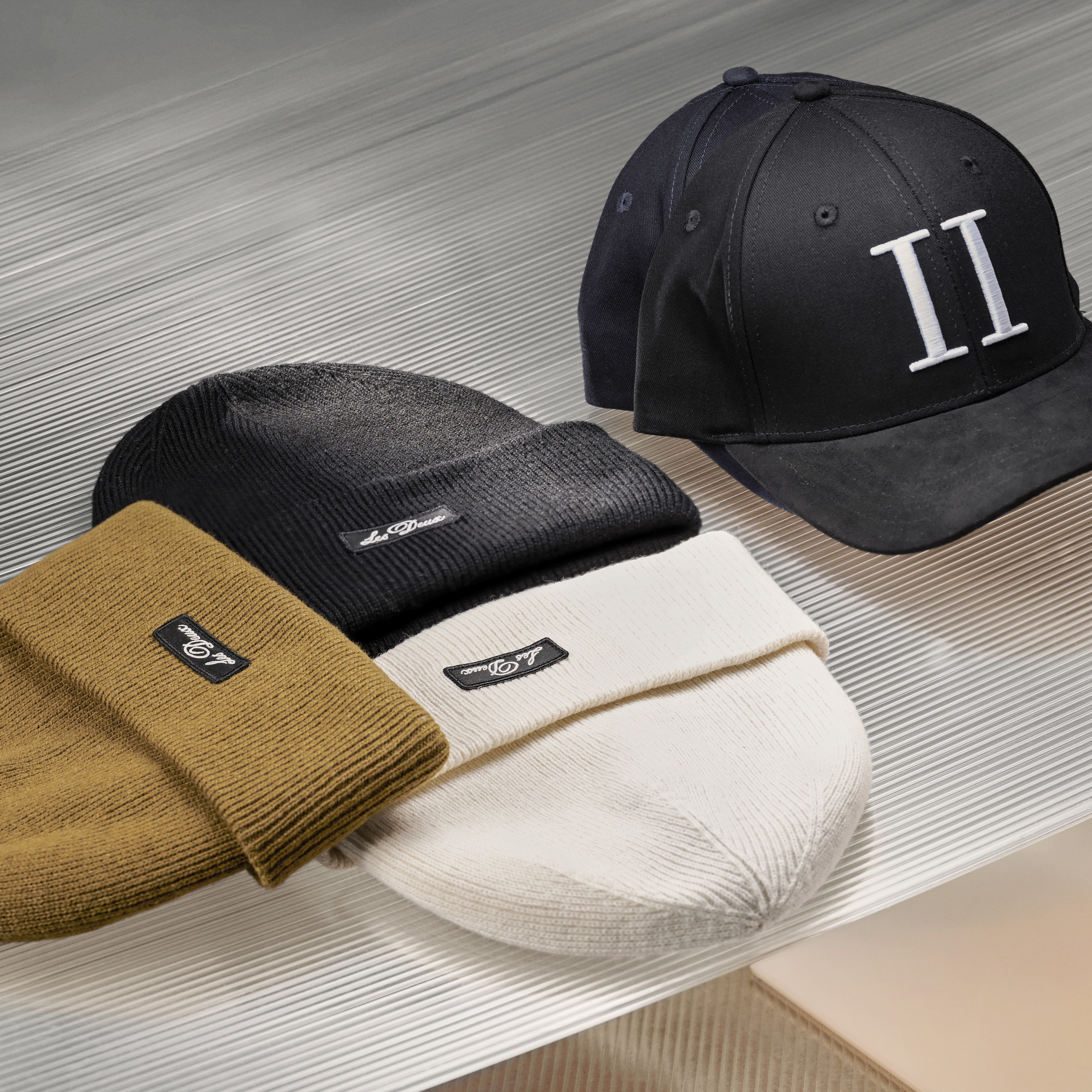 Les Deux | Wayne čierna čiapka s nášivkou s logom - 5