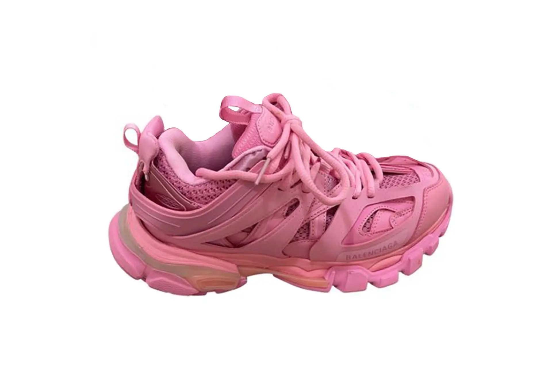 streetwear-pink-sneakers.jpg