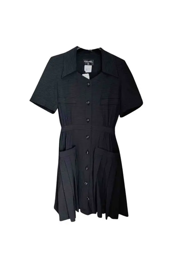 The Little Black Dress: A Style Icon - Vestiaire Collective The Little Black Dress: A Style Icon - Vestiaire Collective