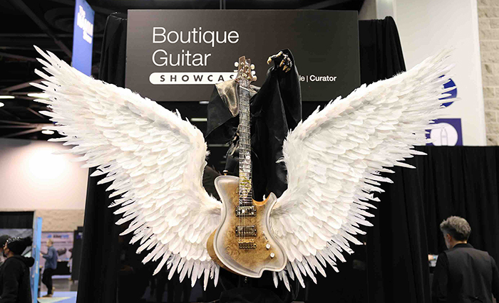 show_floor_namm.jpg