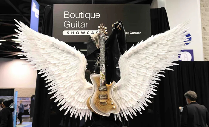 show_floor_namm.jpg show_floor_namm.jpg