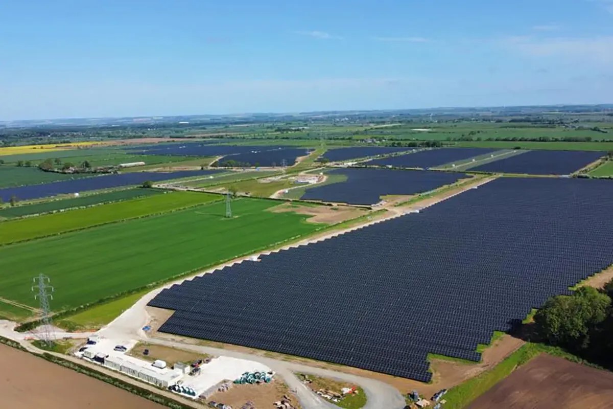 The top 10 biggest solar farms in the UK - Solar Power Portal