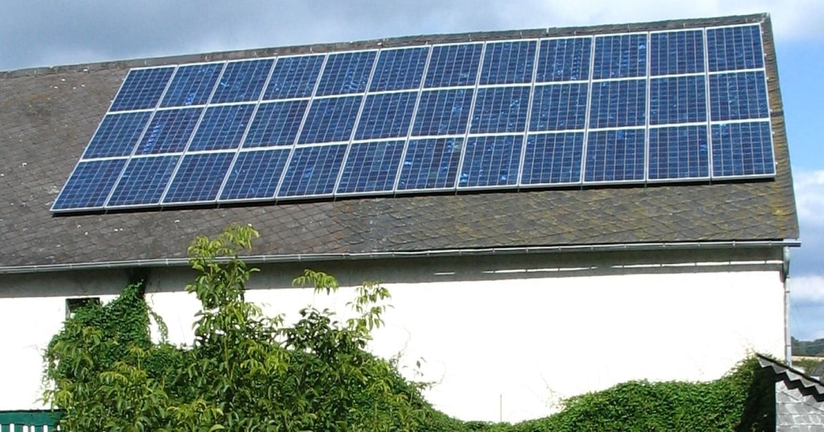 UK solar installations continue rising as costs per kW drop
