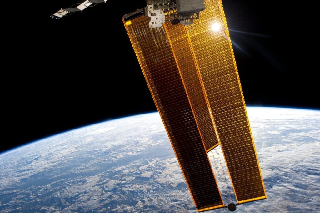 Solar Array Spac UK Government announces £4.3 million investment in space solar - Solar ...