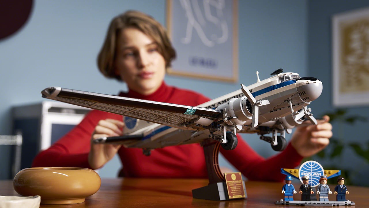 LEGO Launches Douglas DC-3 PAN AM Airliner Building Set