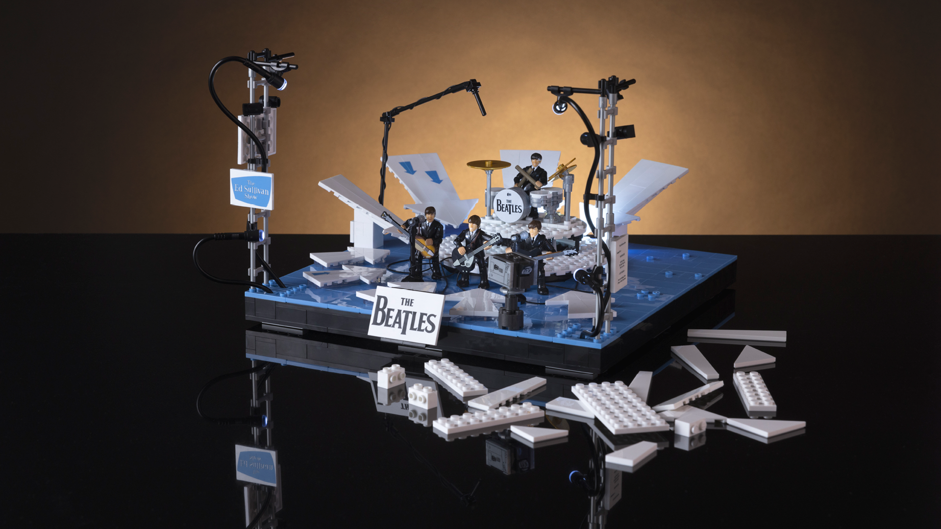 MEGA Unveils 'Ladies and Gentlemen, The Beatles!' Set