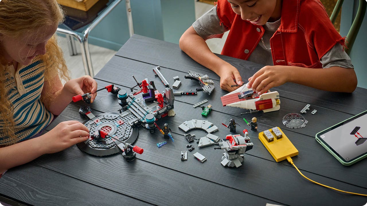 The Ultimate Guide to LEGO Smart Brick Interactive Play: Revolutionizing Play with Embedded Sensors 11 LEGO SMART Play system components