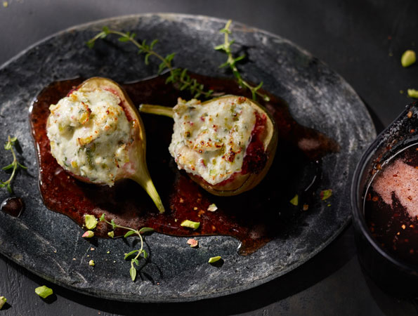 Gegrillte Feigen mit Ziegenkäse, Honig und Pistazien