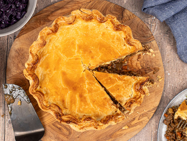 Minced Beef, Onion and Cheddar Pie