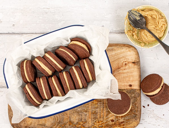 Chocolate and Peanut Butter Shortbread Sandwiches