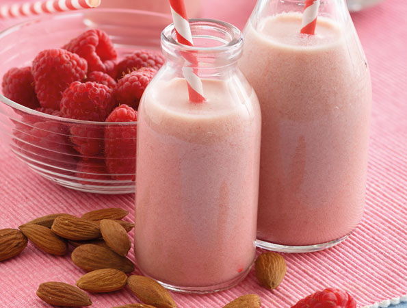 Raspberry & almond drink