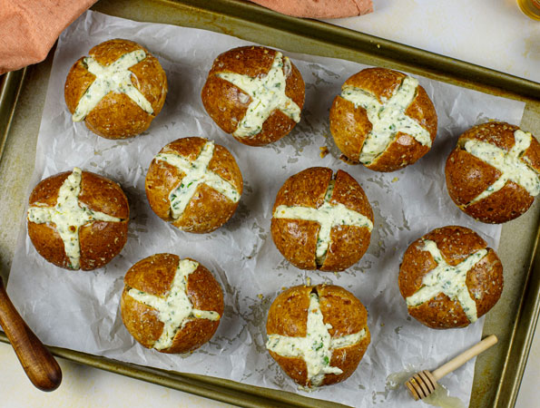 Mozzarella, Garlic and Herb Brioche Buns