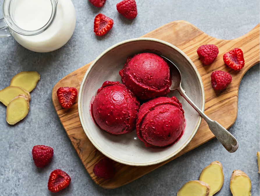 Himbeeren und Ingwer Eis
